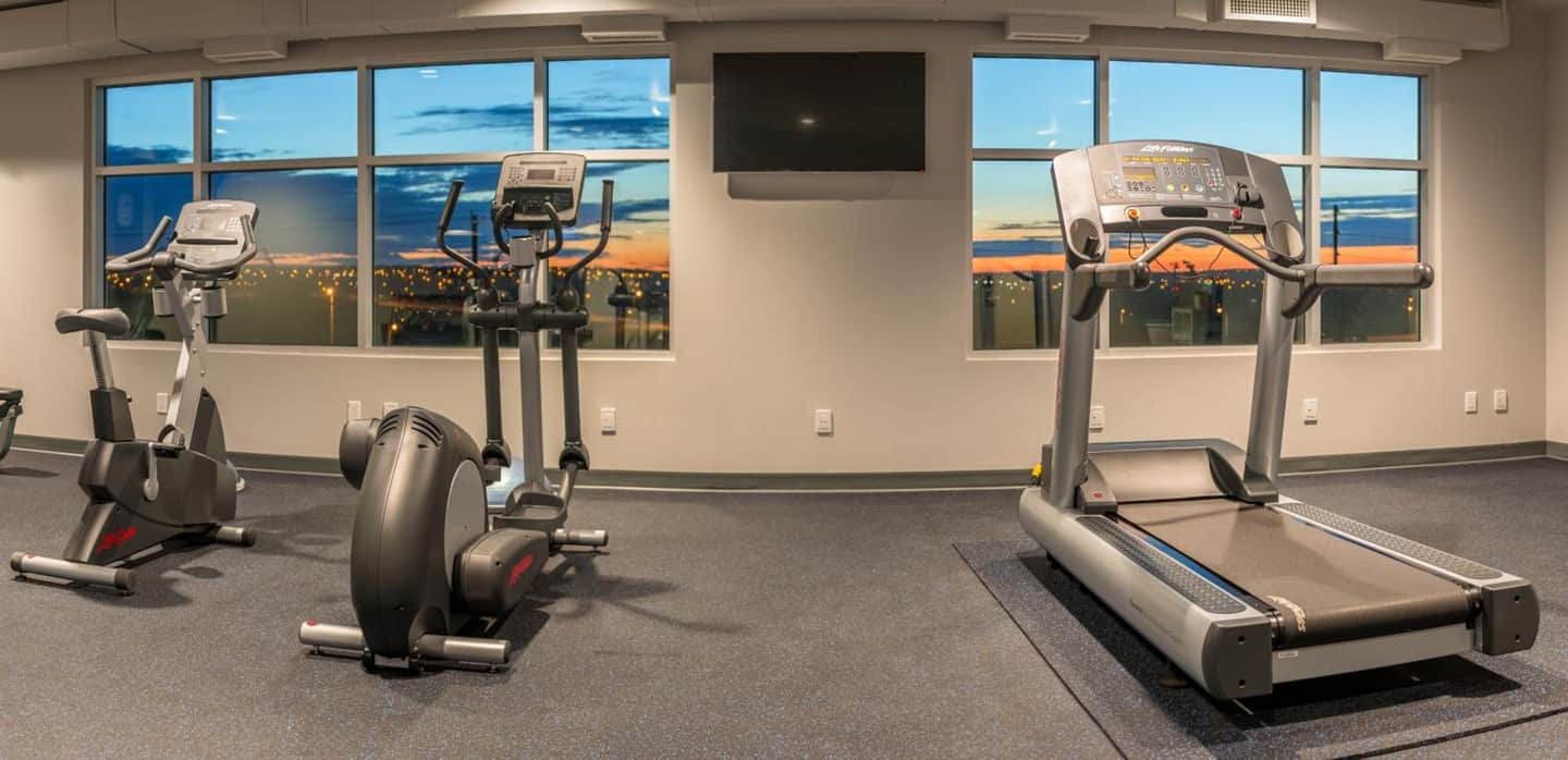 Applause Hotel Calgary Airport by CLIQUE