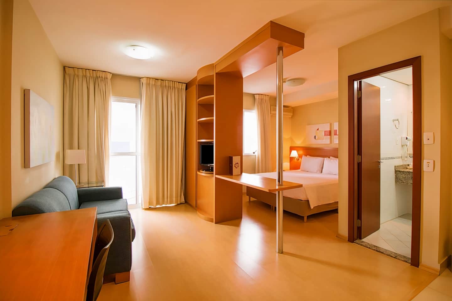Hotel the Premium