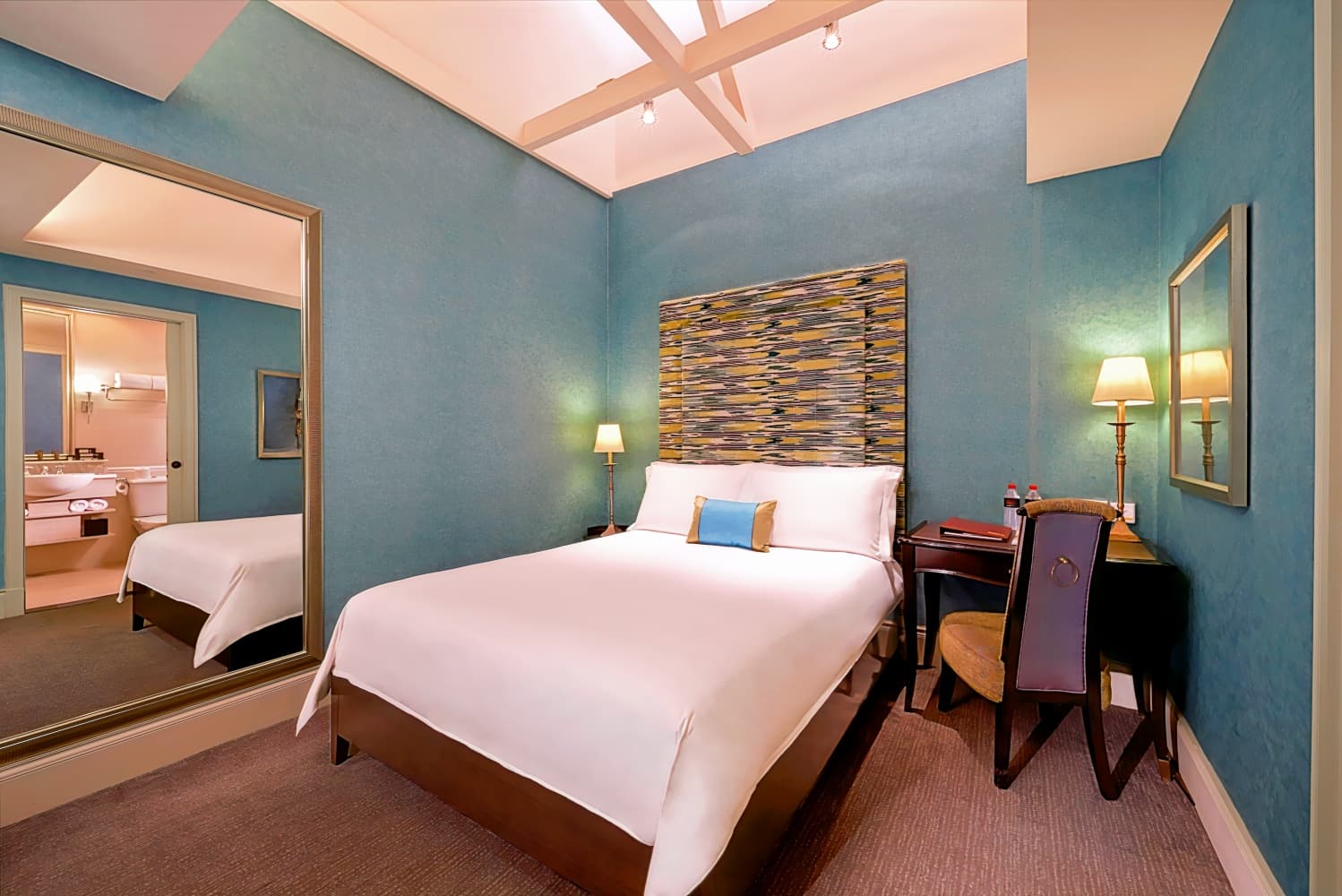 The Scarlet Singapore