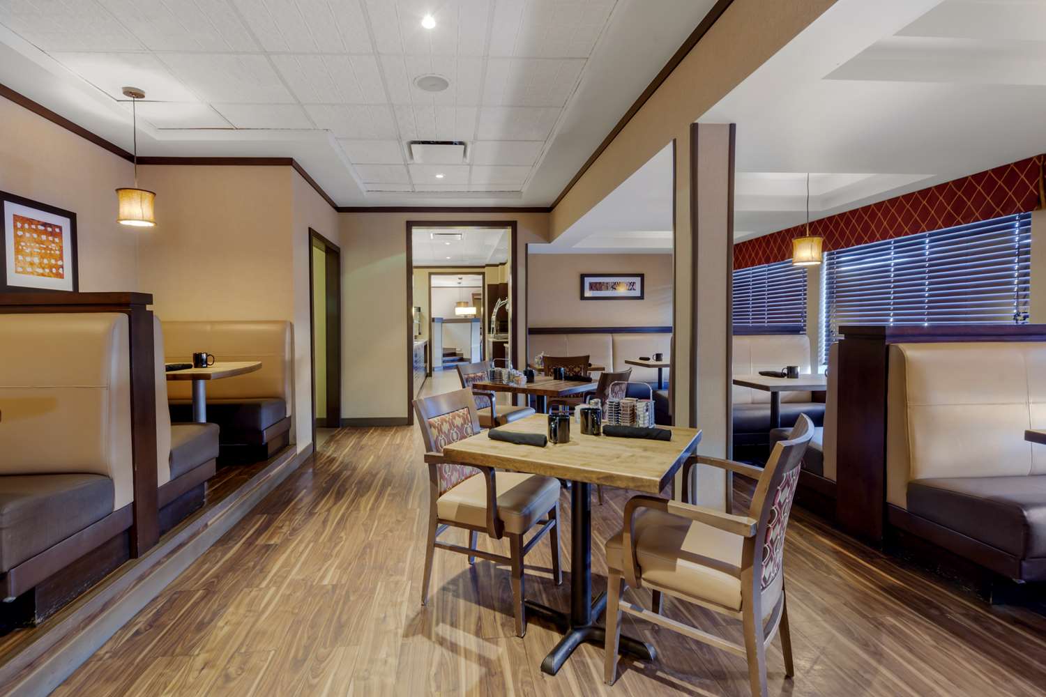 Best Western Premier Denham Inn & Suites