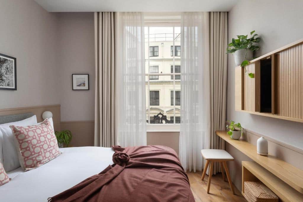 Inhabit Hotel Queens Gardens Ltd