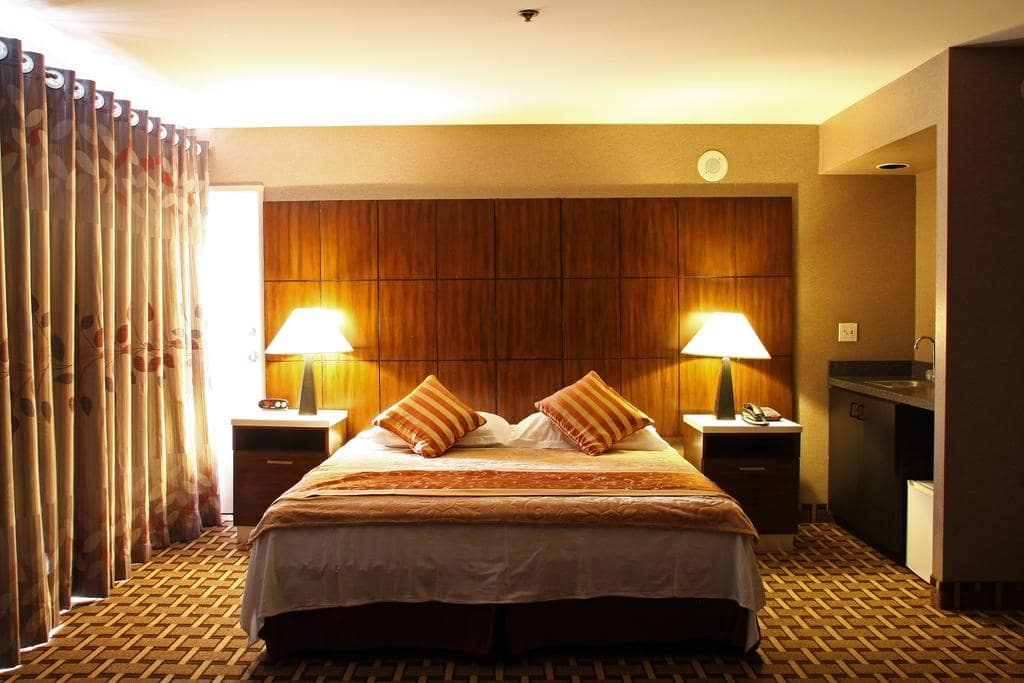 LA Crystal Hotel and Casino