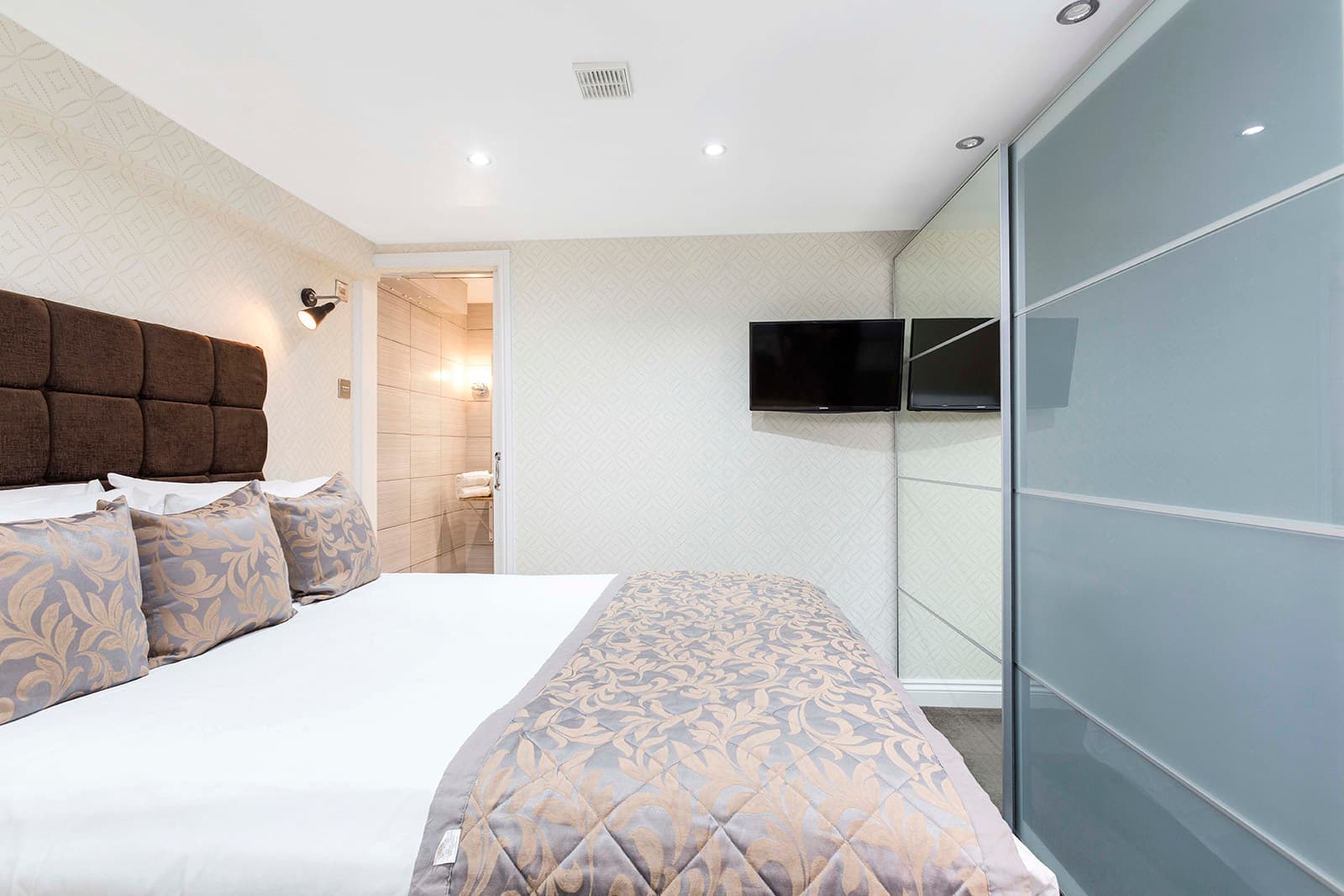 Hotel Shepherds Bush London