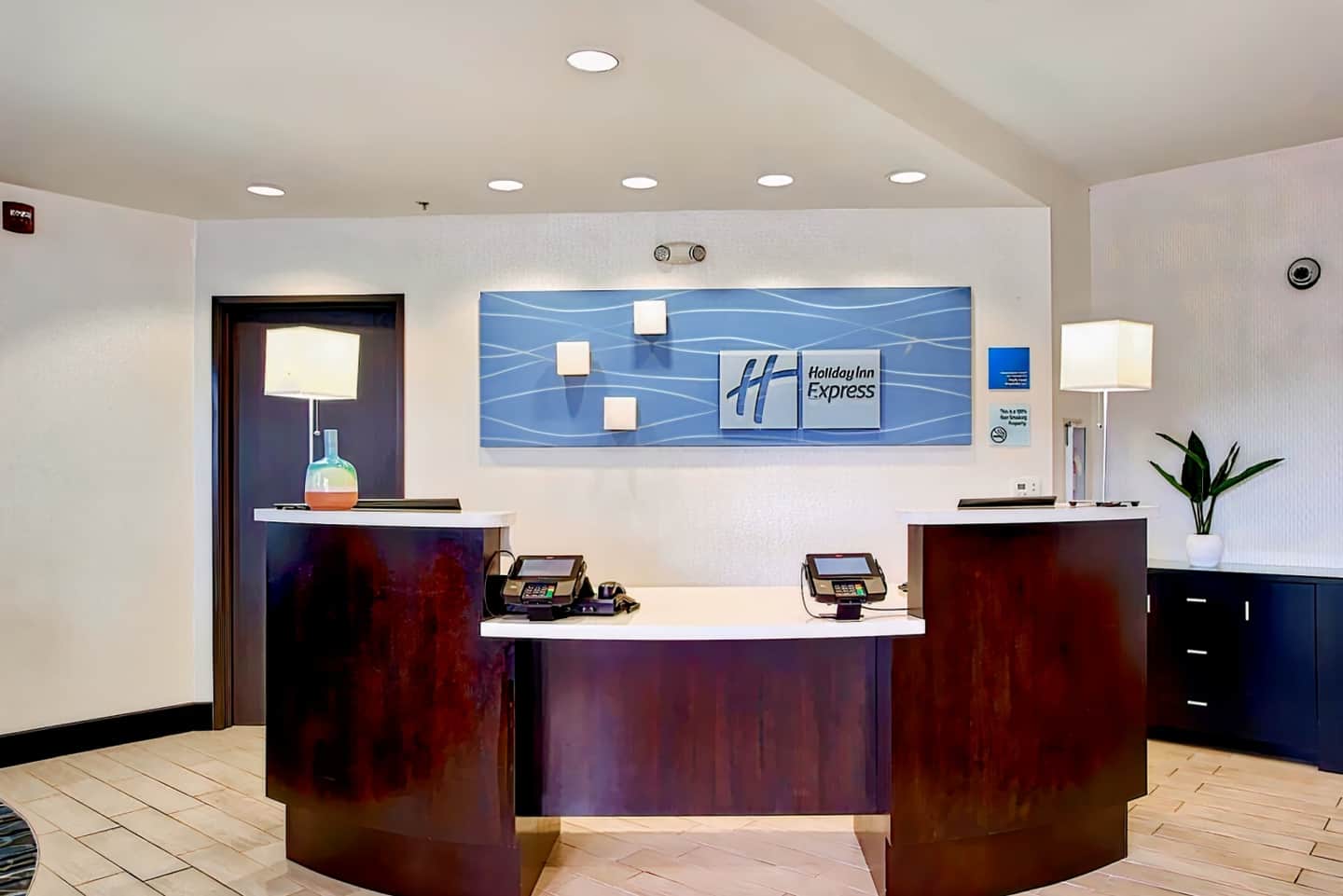 Holiday Inn Express Costa Mesa