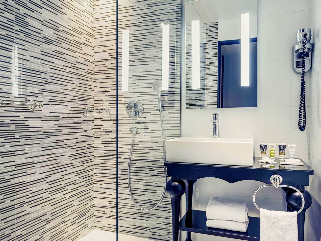 Mercure Paris Arc de Triomphe Wagram Hotel