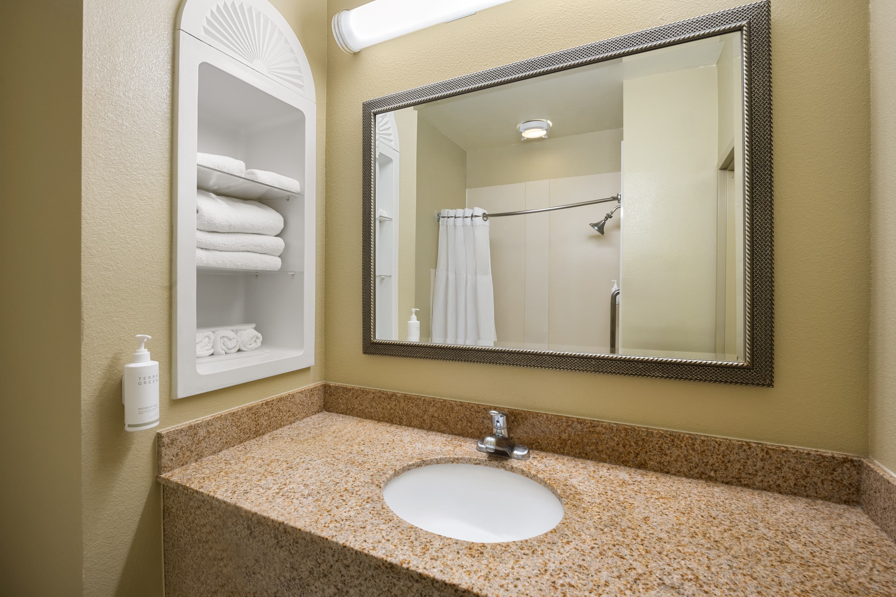 Hotel Marguerite South Anaheim - Garden Grove, Trademark Collection by Wyndham
