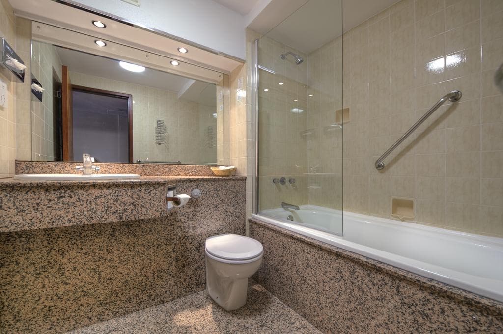 Clarion Croydon Park Hotel