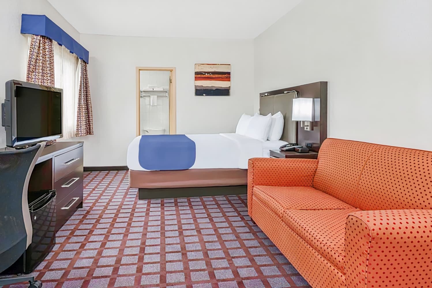 Days Inn by Wyndham Woodbury Long Island