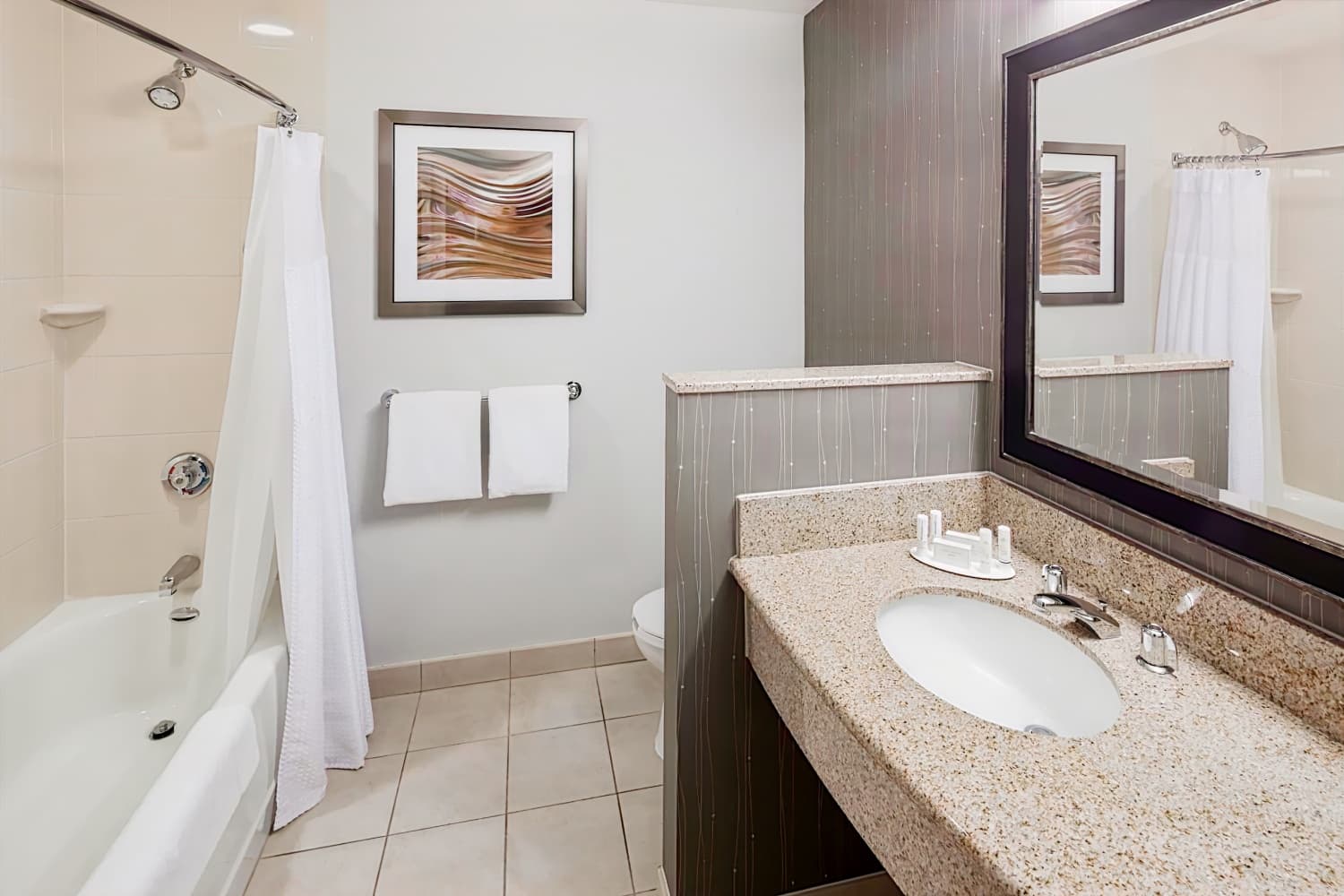 Courtyard Santa Clarita Valencia