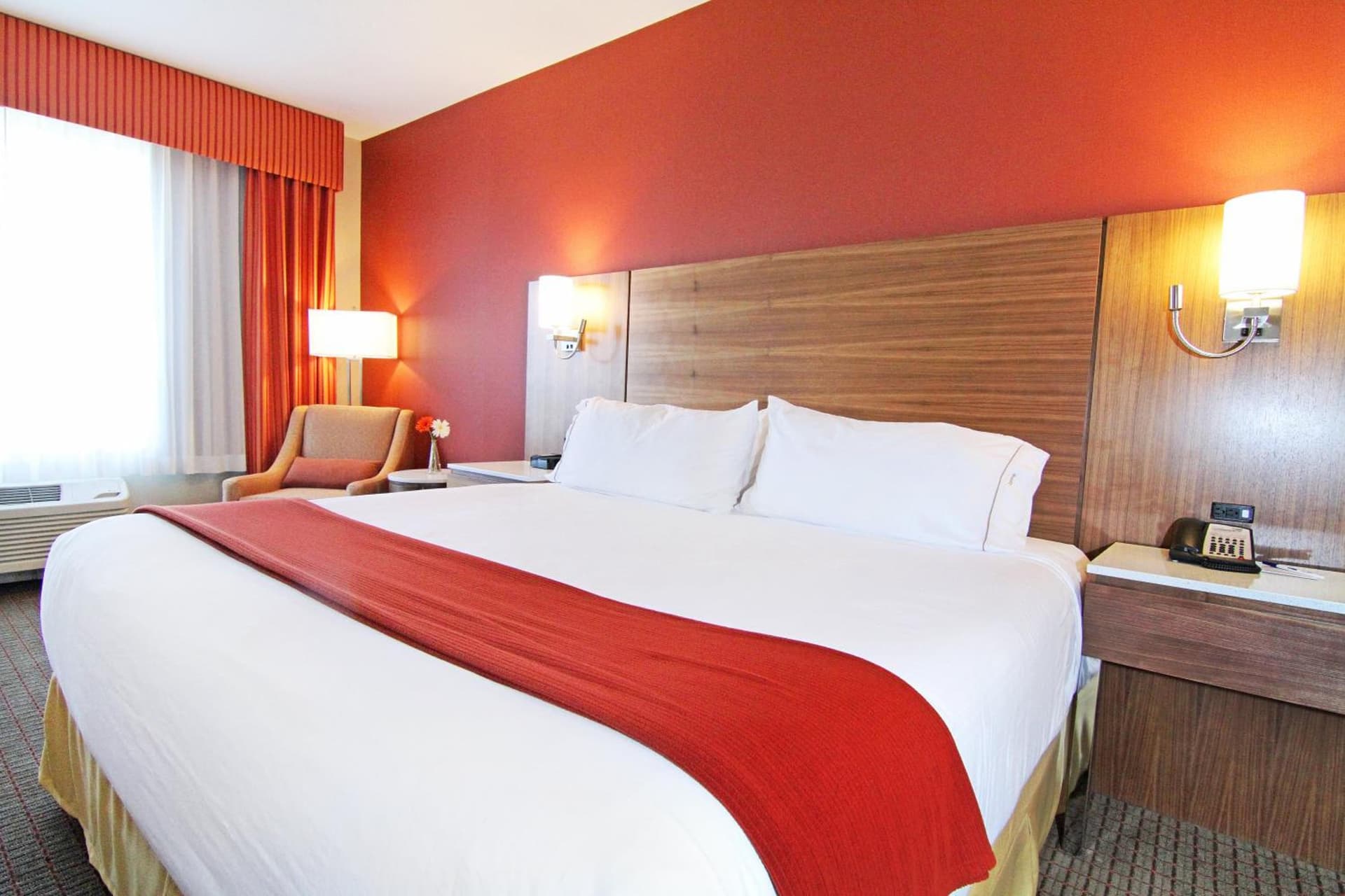 Holiday Inn Express & Suites Calgary University