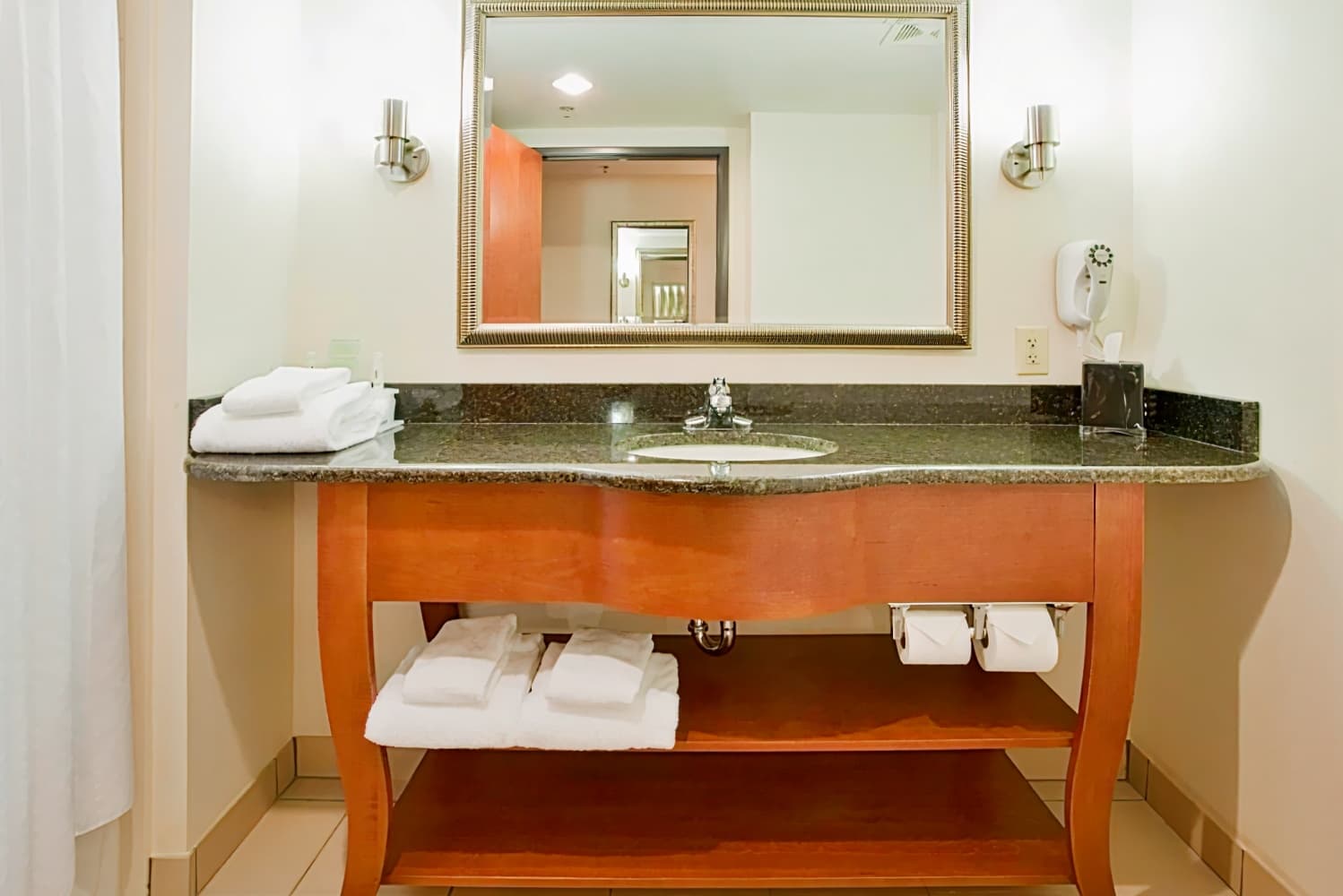 Holiday Inn Express North Fredericksburg