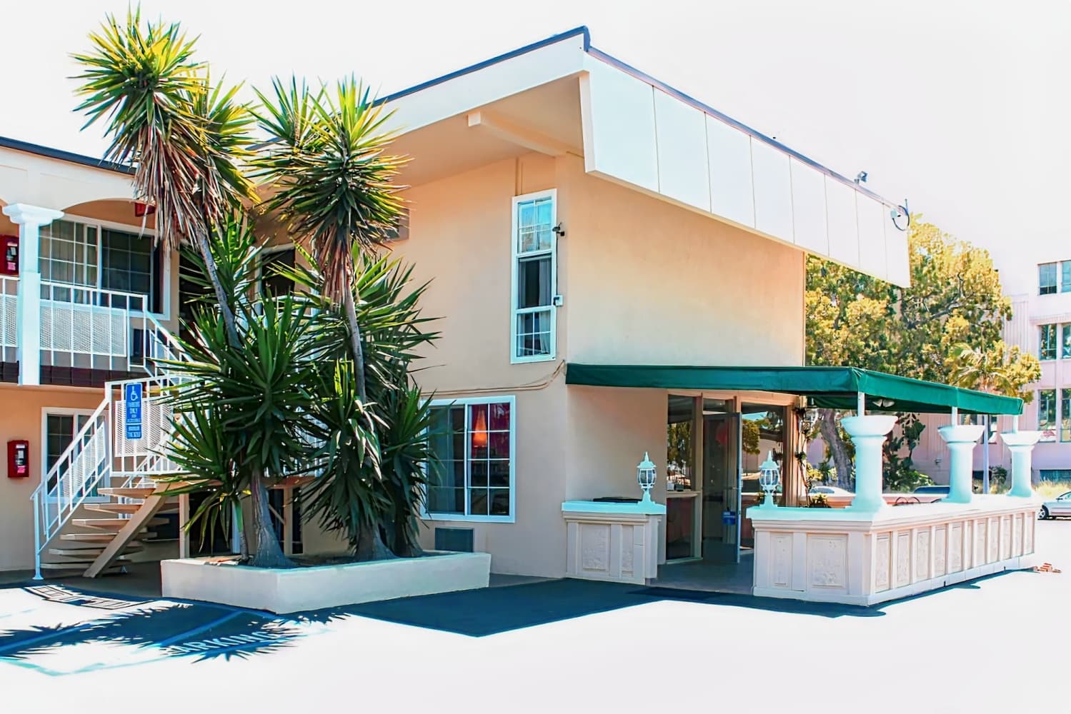 Pacific Inn and Suites-Convention Center-Gaslamp-Seaworld