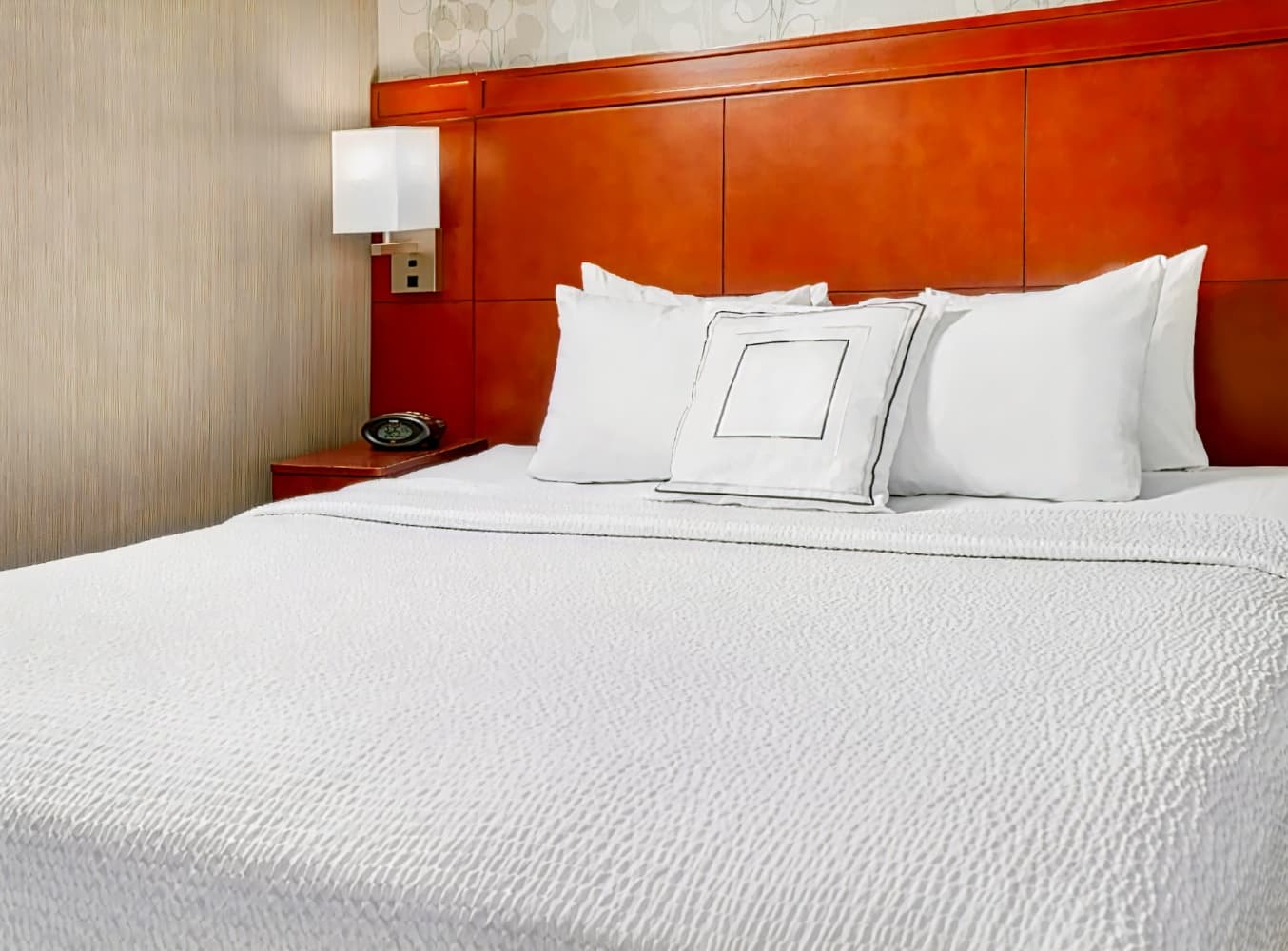 Courtyard by Marriott San Antonio Six Flags at The RIM