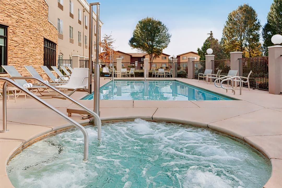 Holiday Inn Express Hotel & Suites Merced