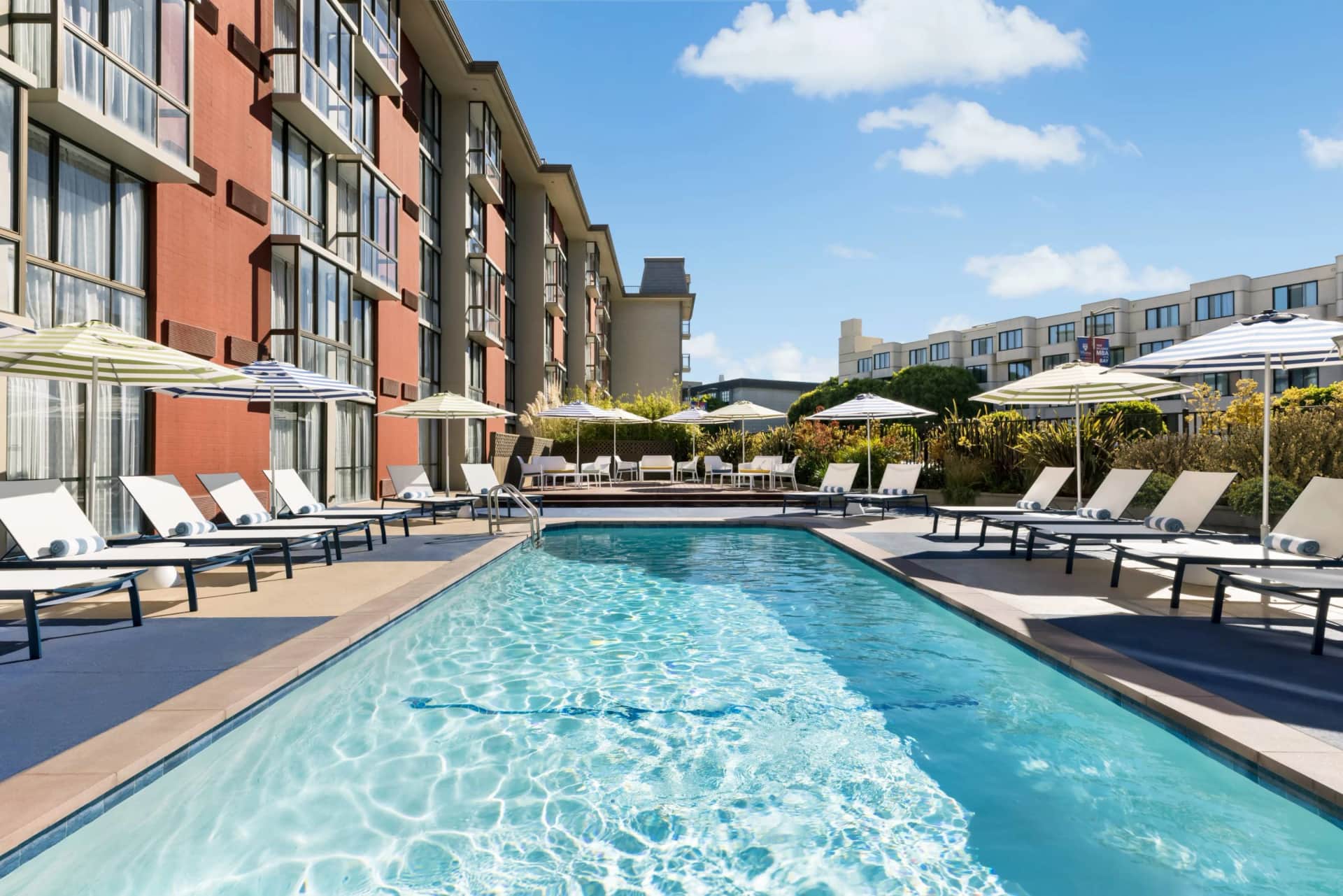 Hotel Caza Fisherman’s Wharf