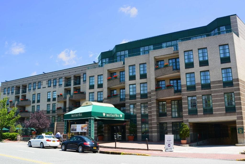 Inn at Great Neck