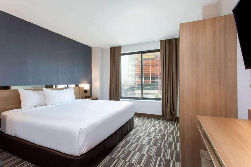 Microtel by Wyndham Long Island City