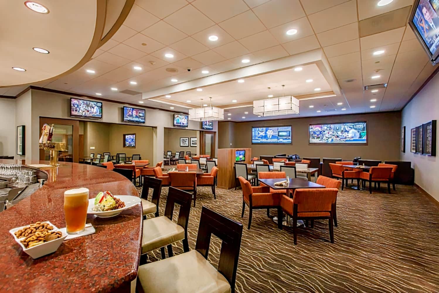 DoubleTree by Hilton Pittsburgh-Green Tree