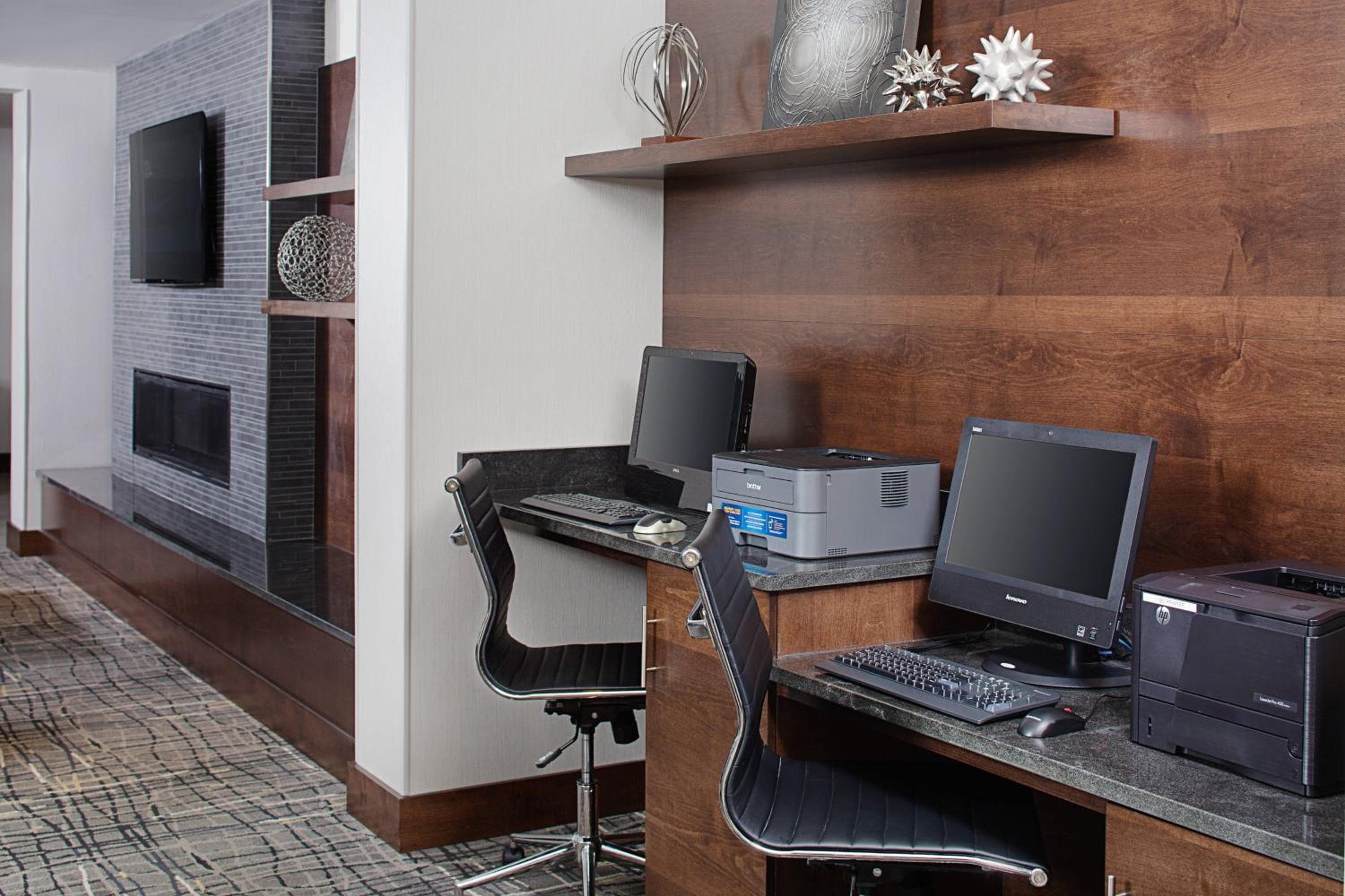 Courtyard by Marriott Manchester-Boston Regional Airport