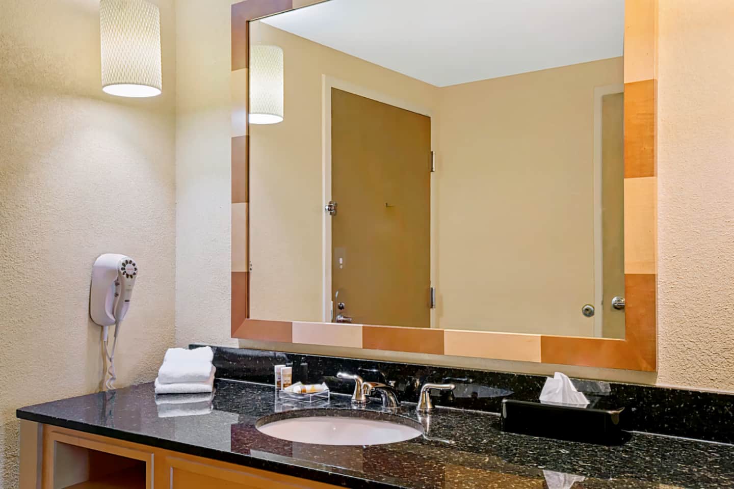 La Quinta Inn & Suites by Wyndham Sunrise