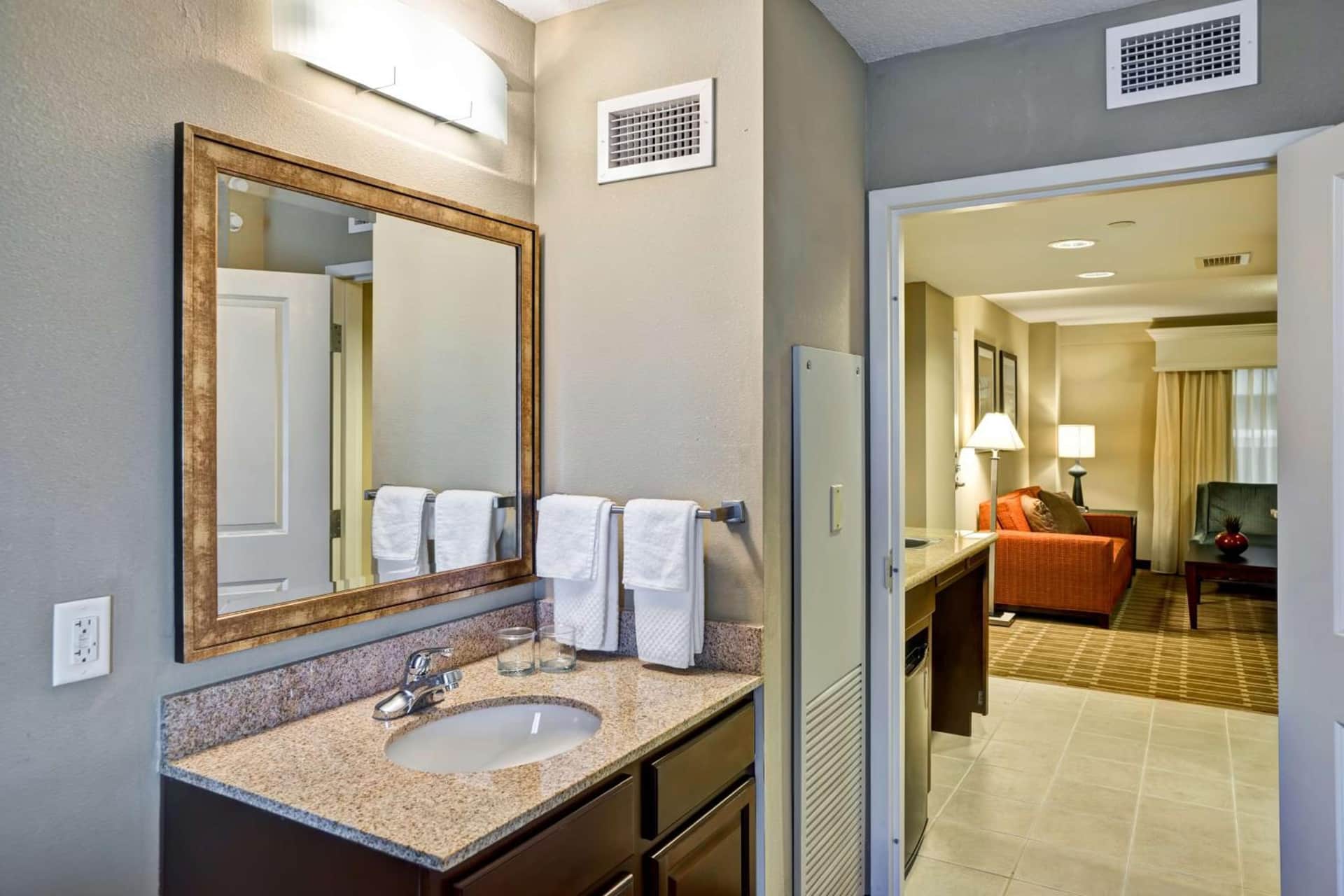 Embassy Suites Fort Myers - Estero