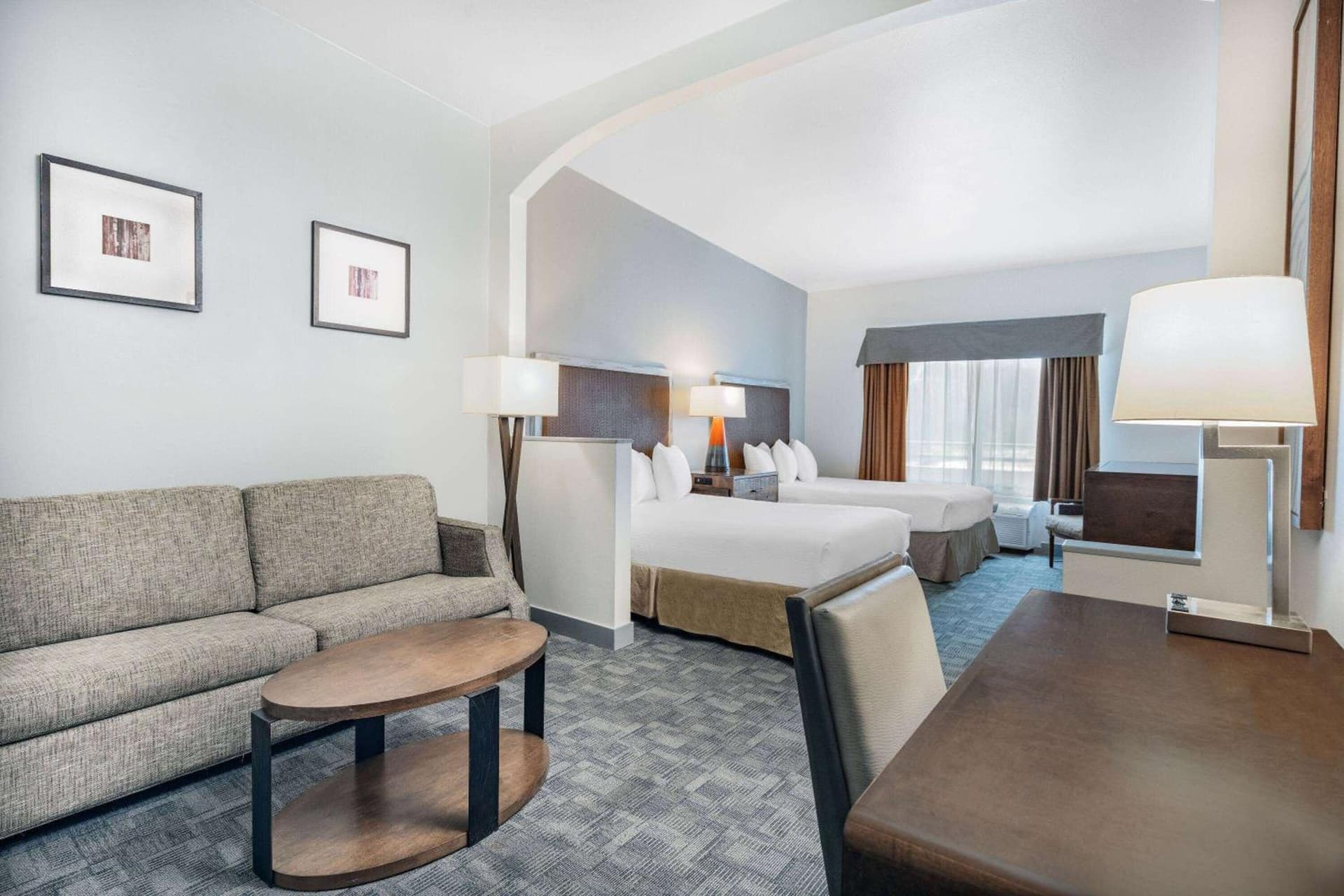 Ramada by Wyndham Bakersfield North