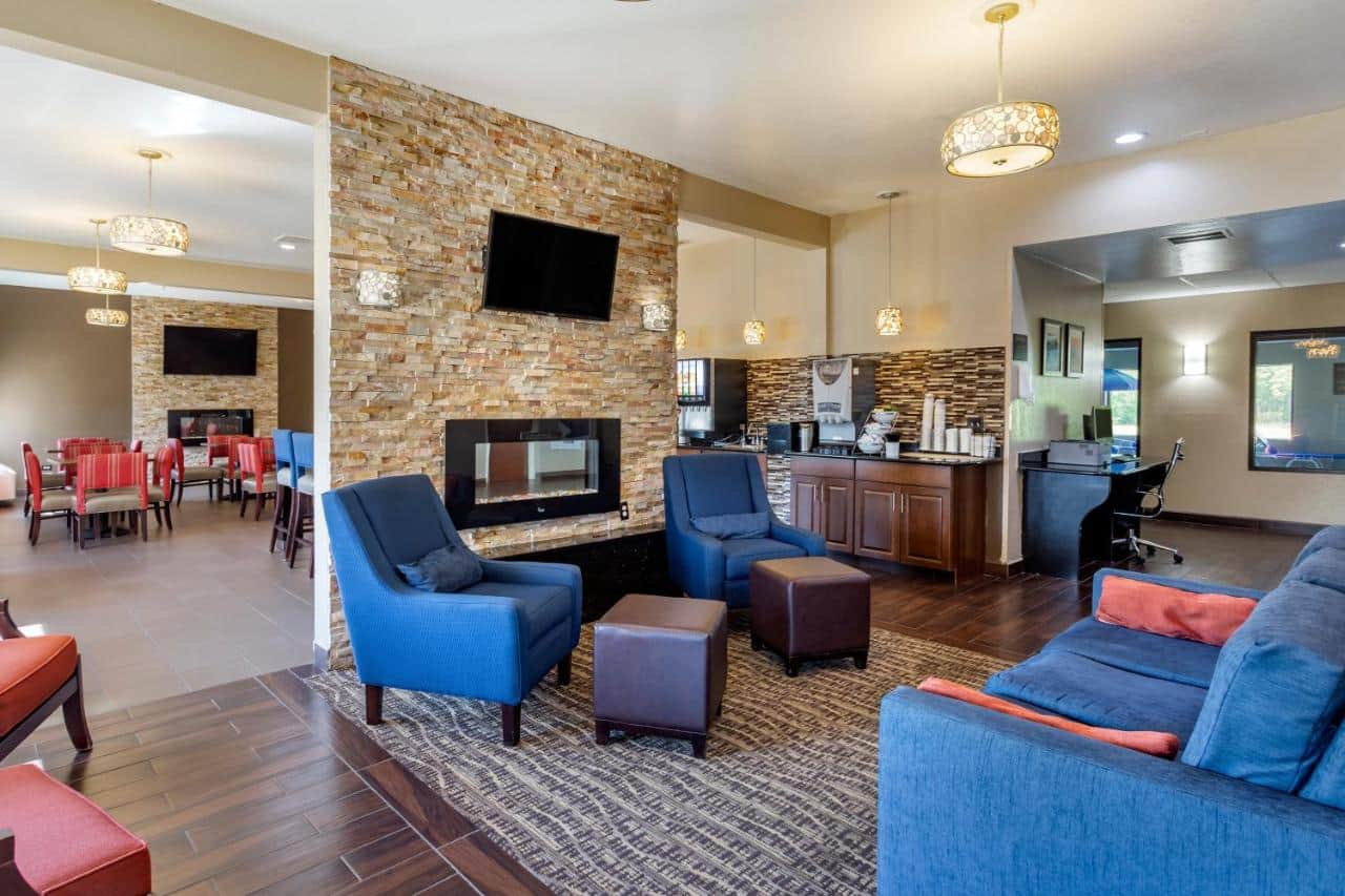 Comfort Inn & Suites North Aurora