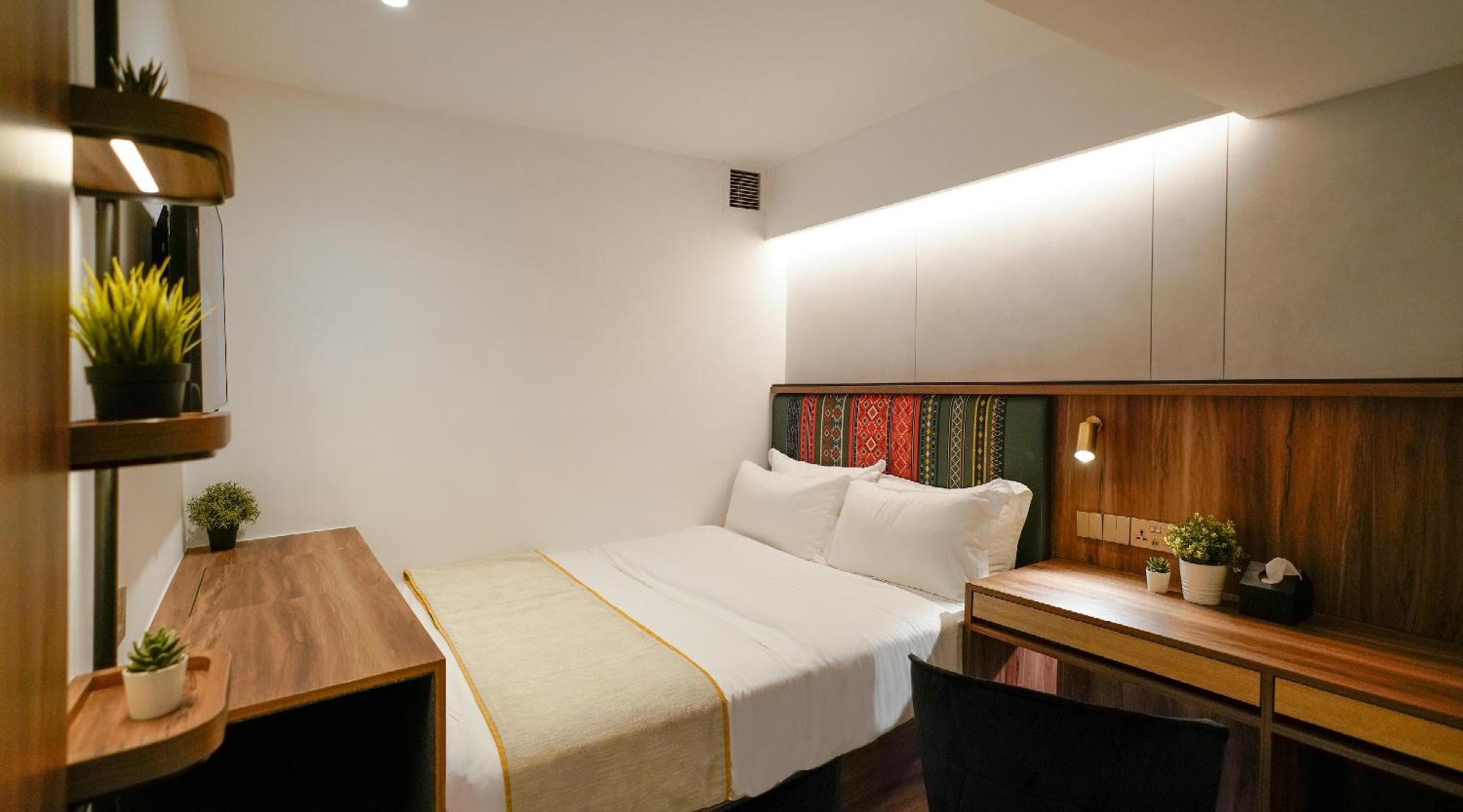 ST Signature Bugis Middle