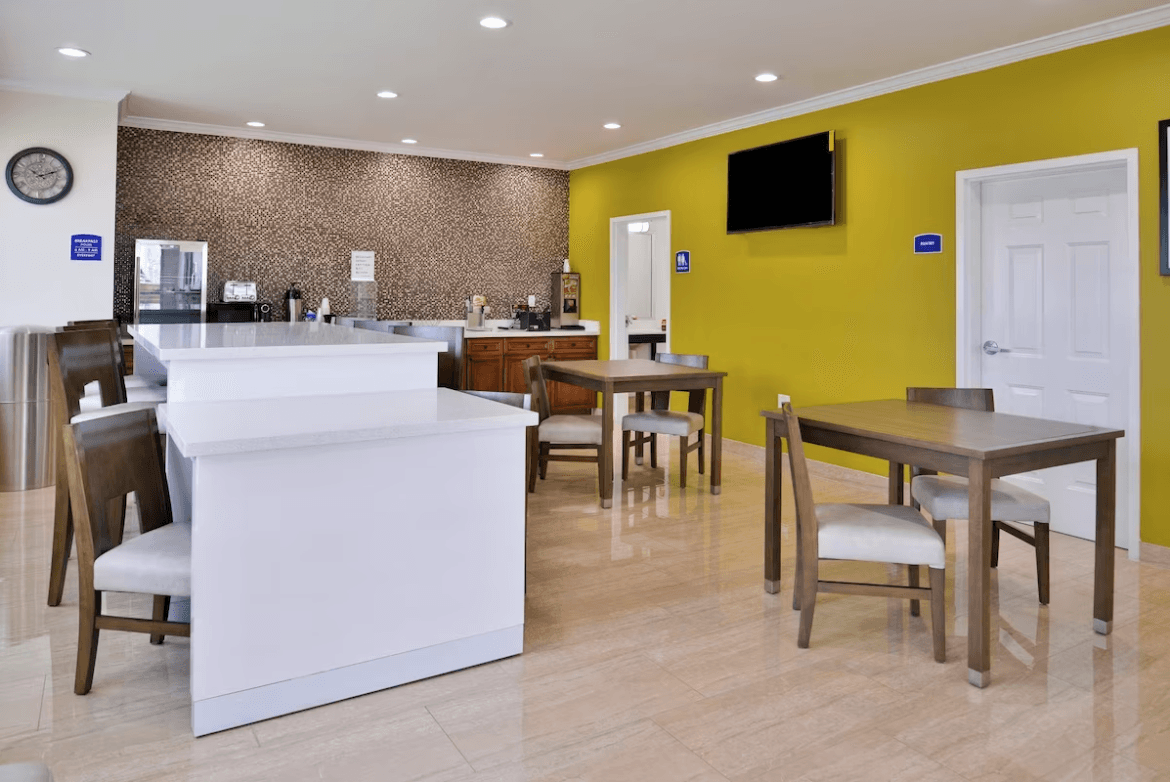 Crystal Inn & Suites IAH Humble
