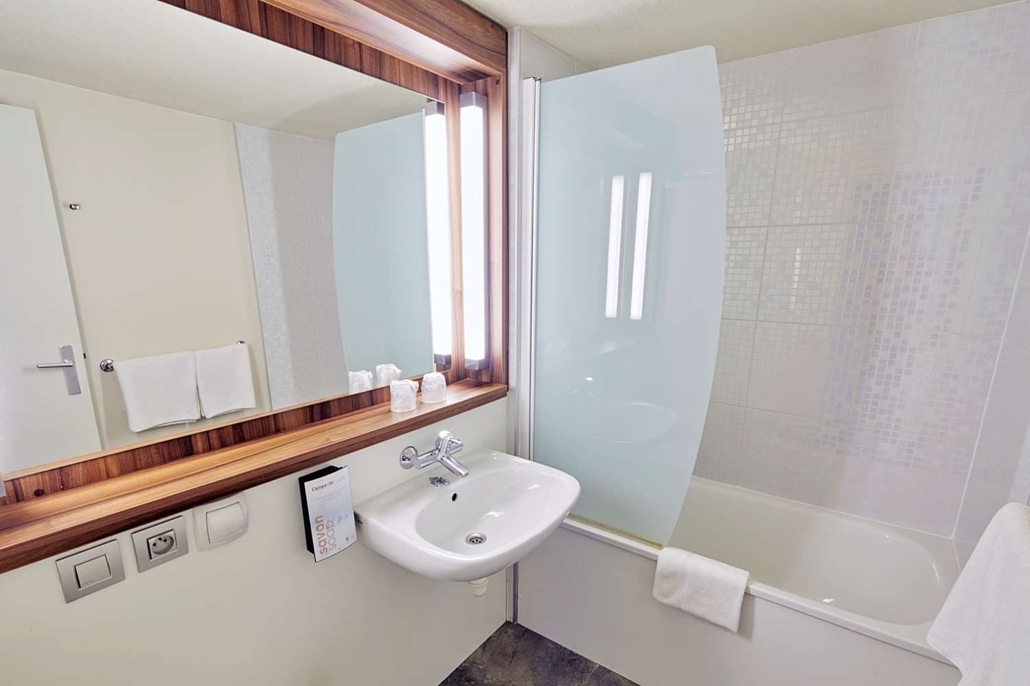 Campanile Melun Sénart - Vert Saint Denis