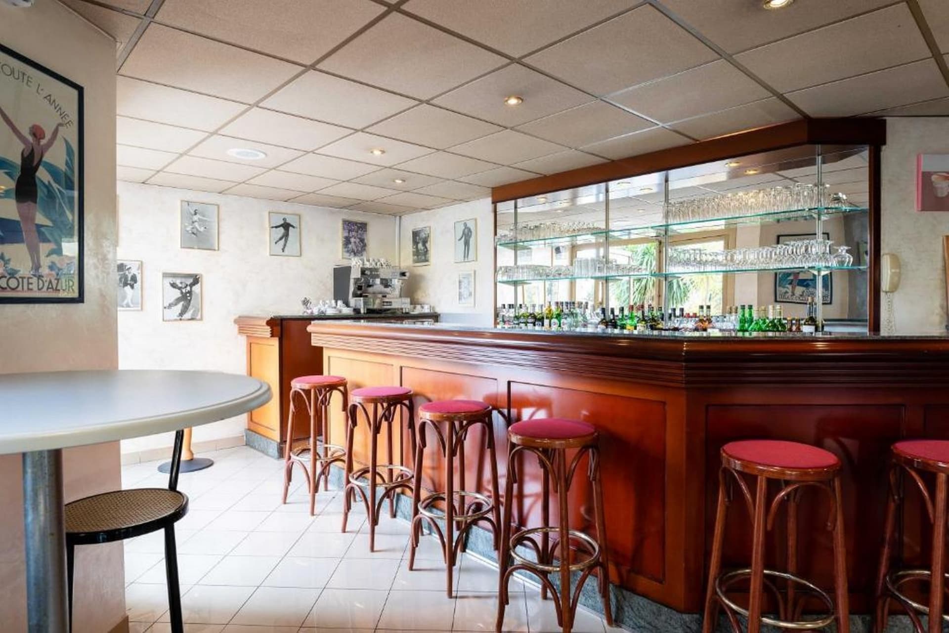 Adonis Cannes | Hôtel Thomas