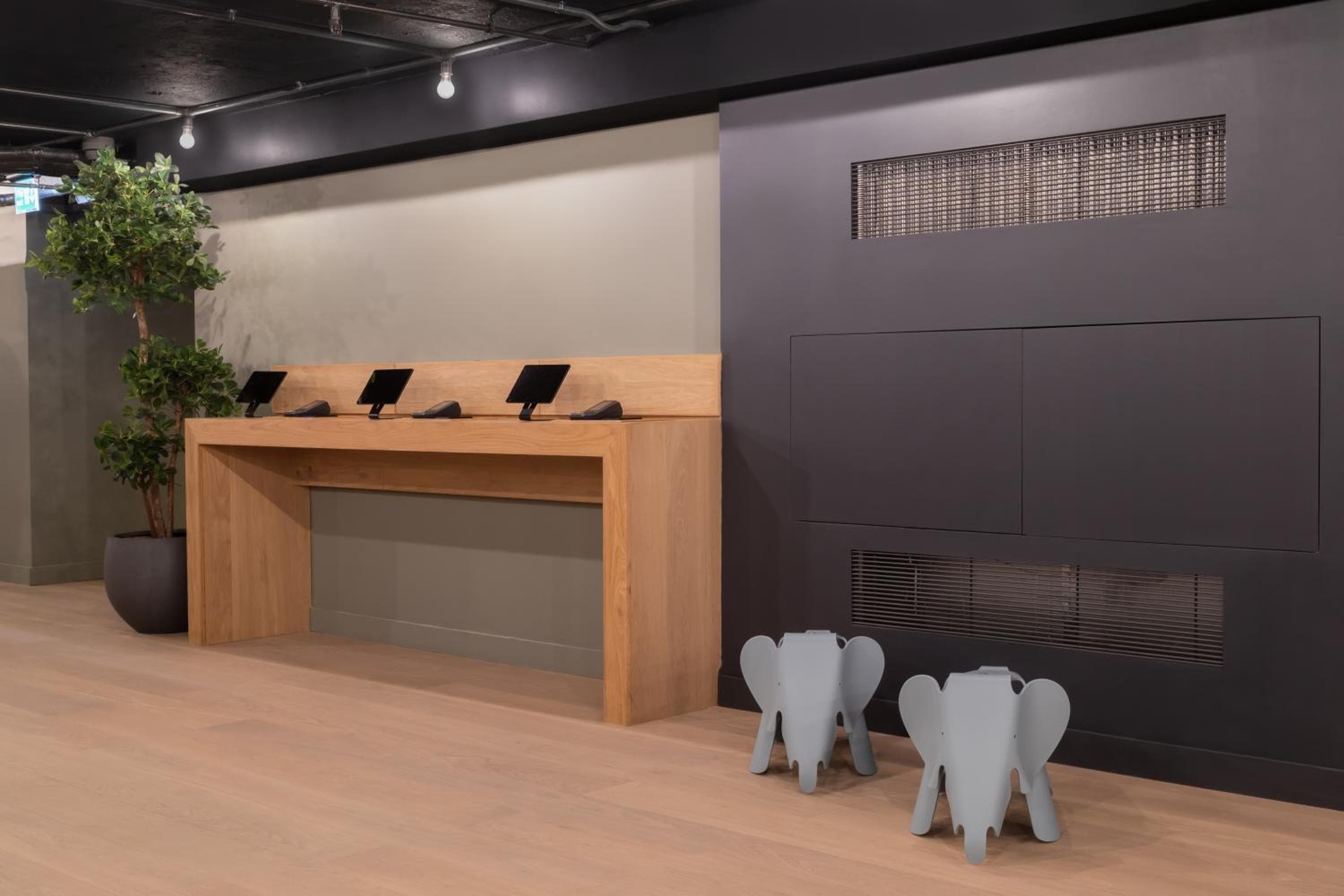 Zedwell Underground Tottenham Court Road