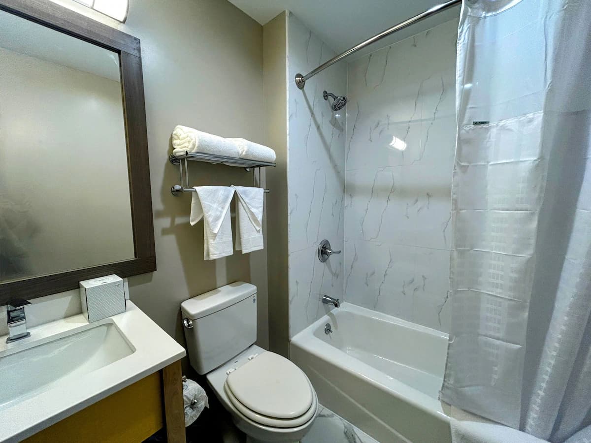 Days Inn by Wyndham Staten Island