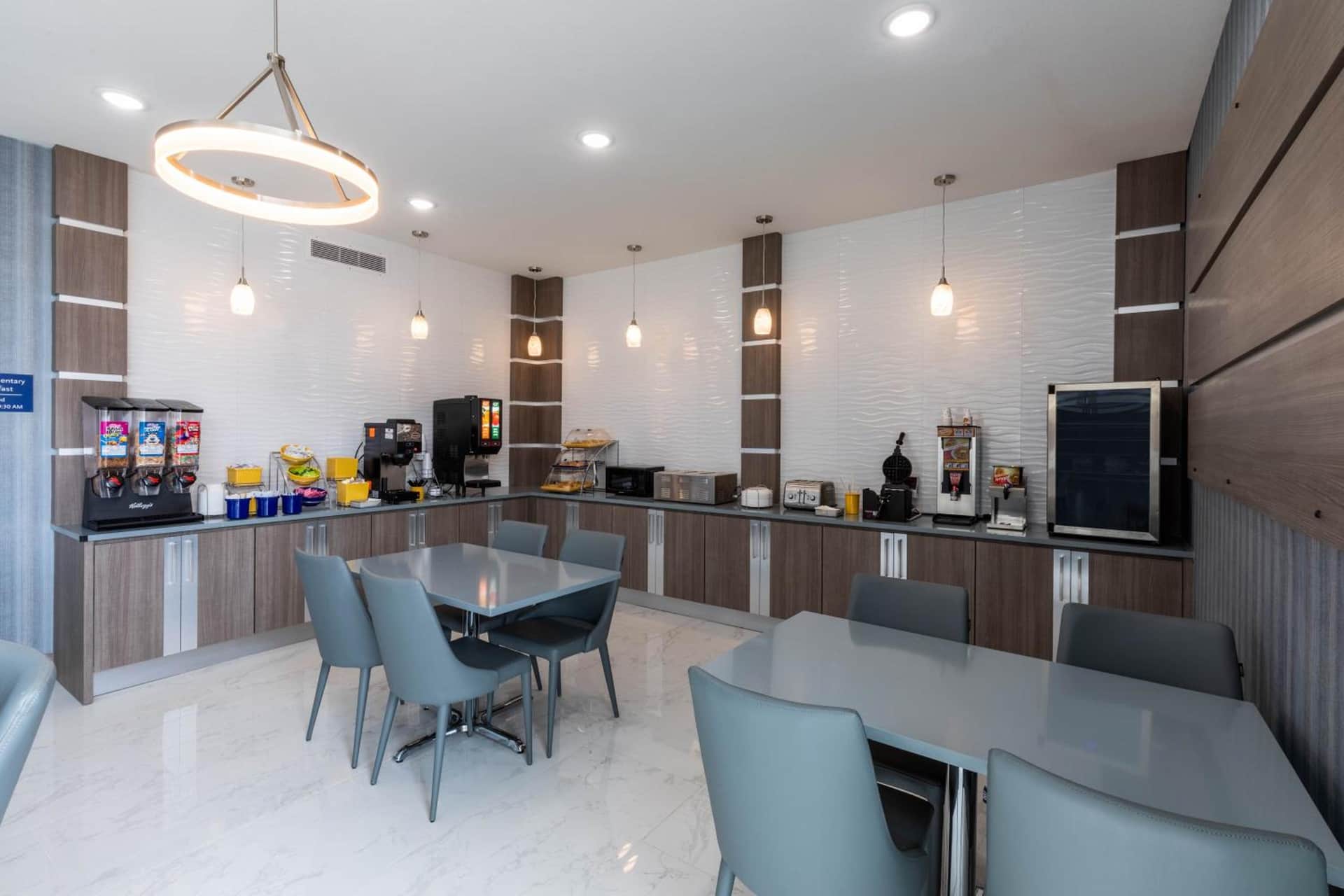 Days Inn & Suites by Wyndham Downtown/University of Houston