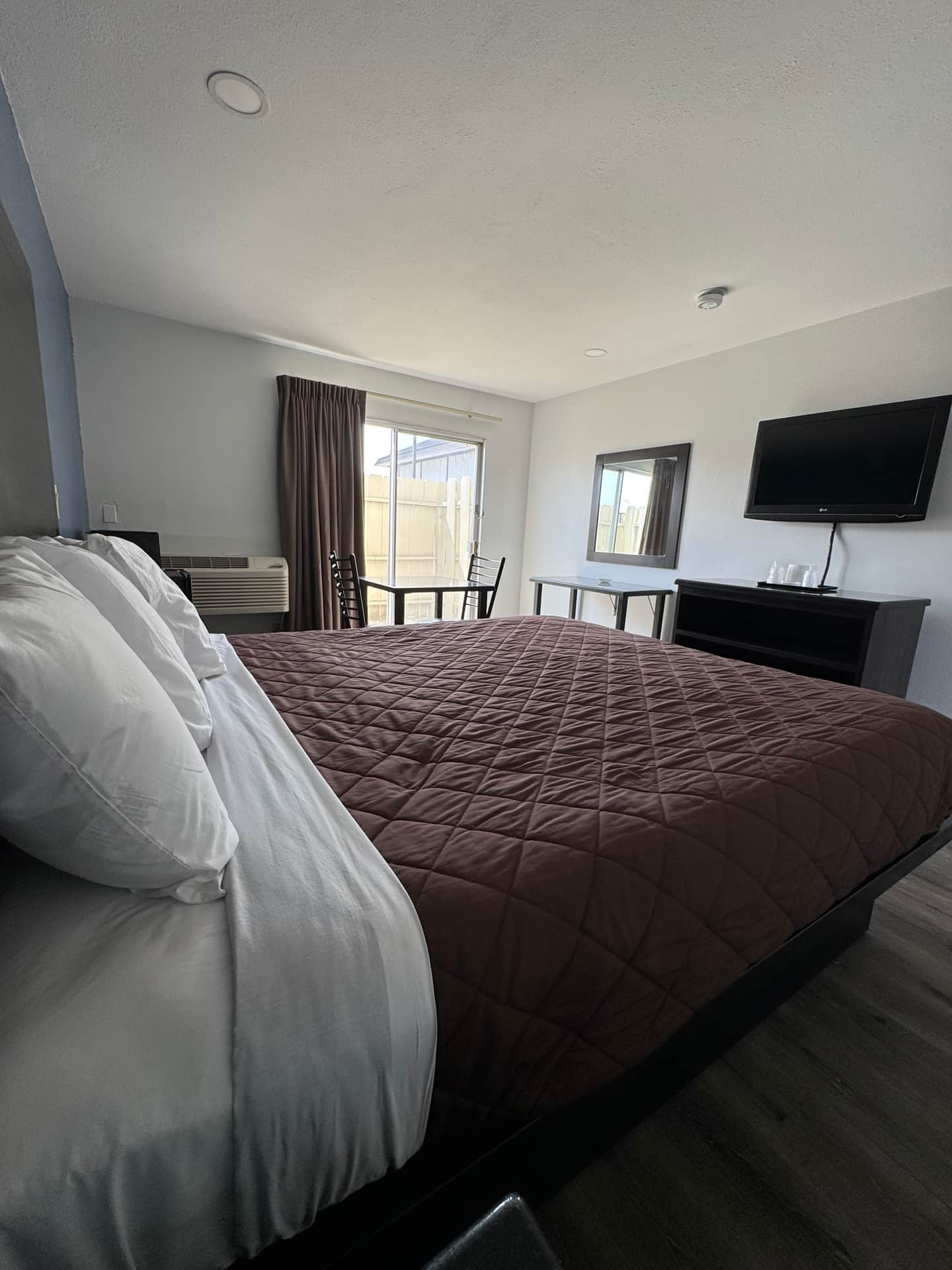 Economy Inn Fresno