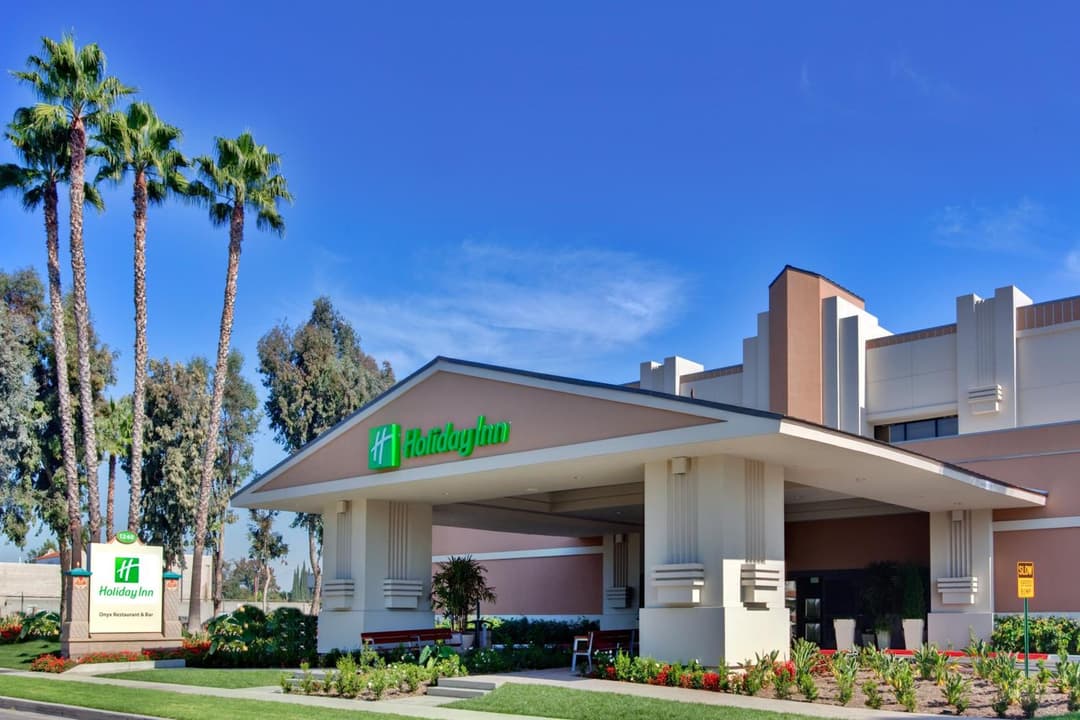 Holiday Inn Hotel & Suites Anaheim by IHG
