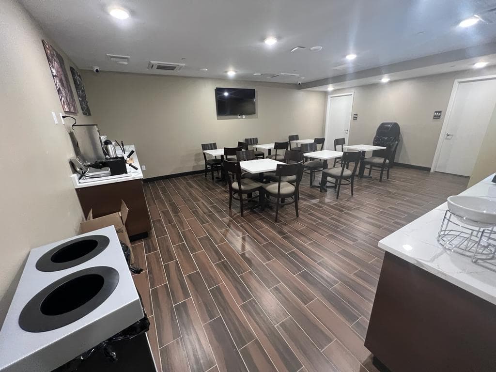 Red Roof Plus 3rd Avenue Brooklyn