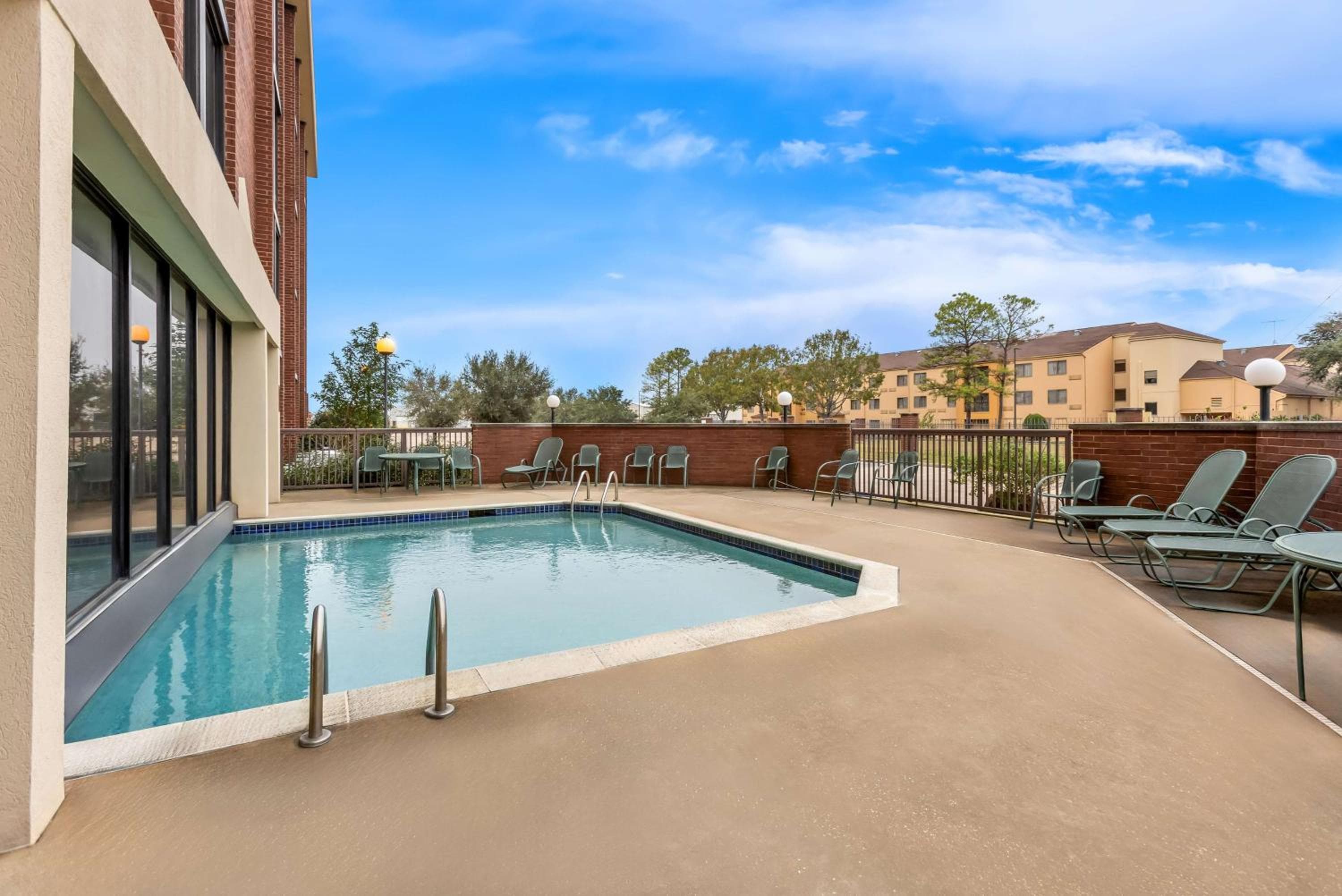 Sonesta Essential Houston Hobby Airport