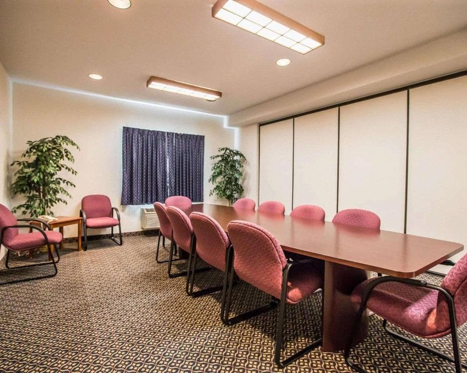 Quality Inn & Suites Dixon near I-88