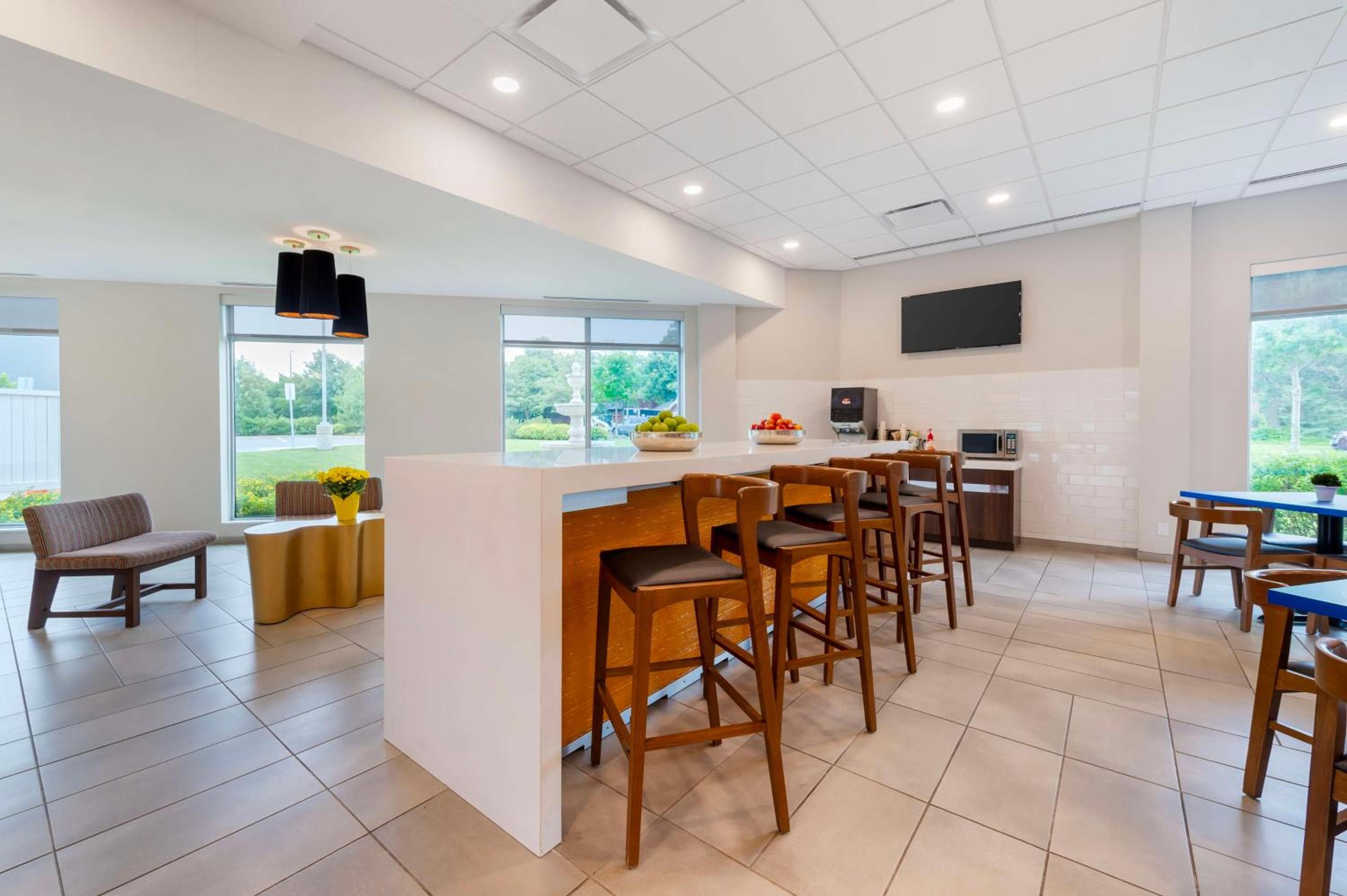 GLō Best Western Kanata Ottawa West