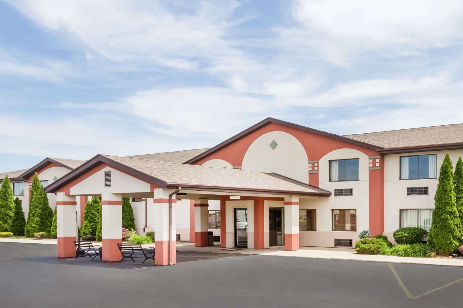 Super 8 by Wyndham Plymouth