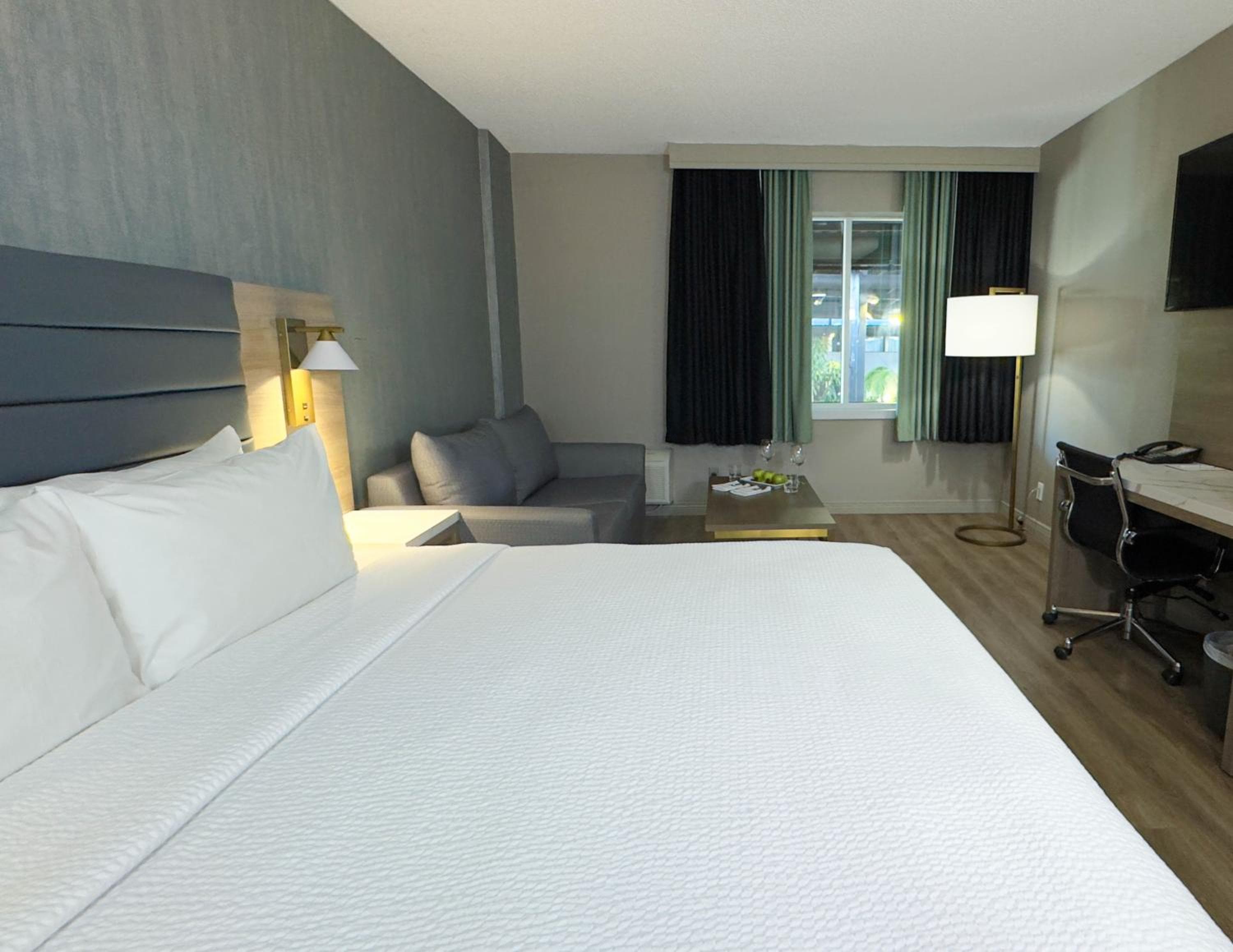 Radisson Hotel Montreal Airport