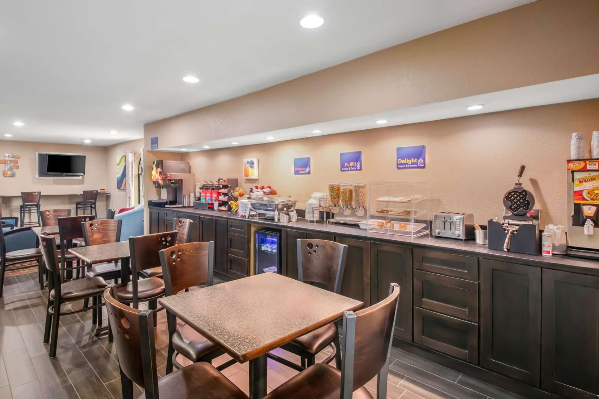 Best Western Cedar Inn