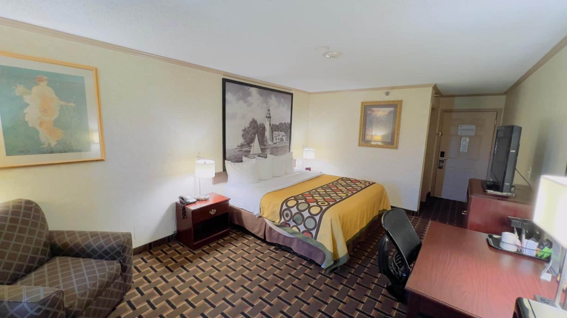 Super 8 by Wyndham Maumee Perrysburg Toledo Area