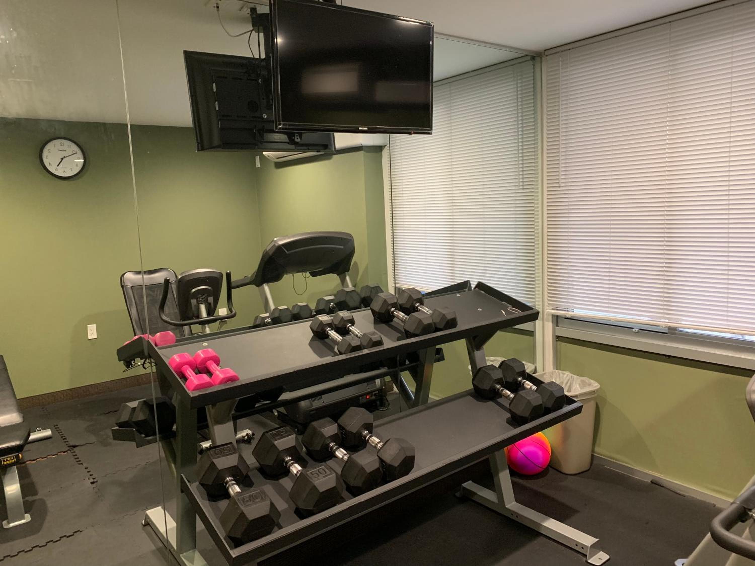 Days Inn by Wyndham Brooklyn Borough Park