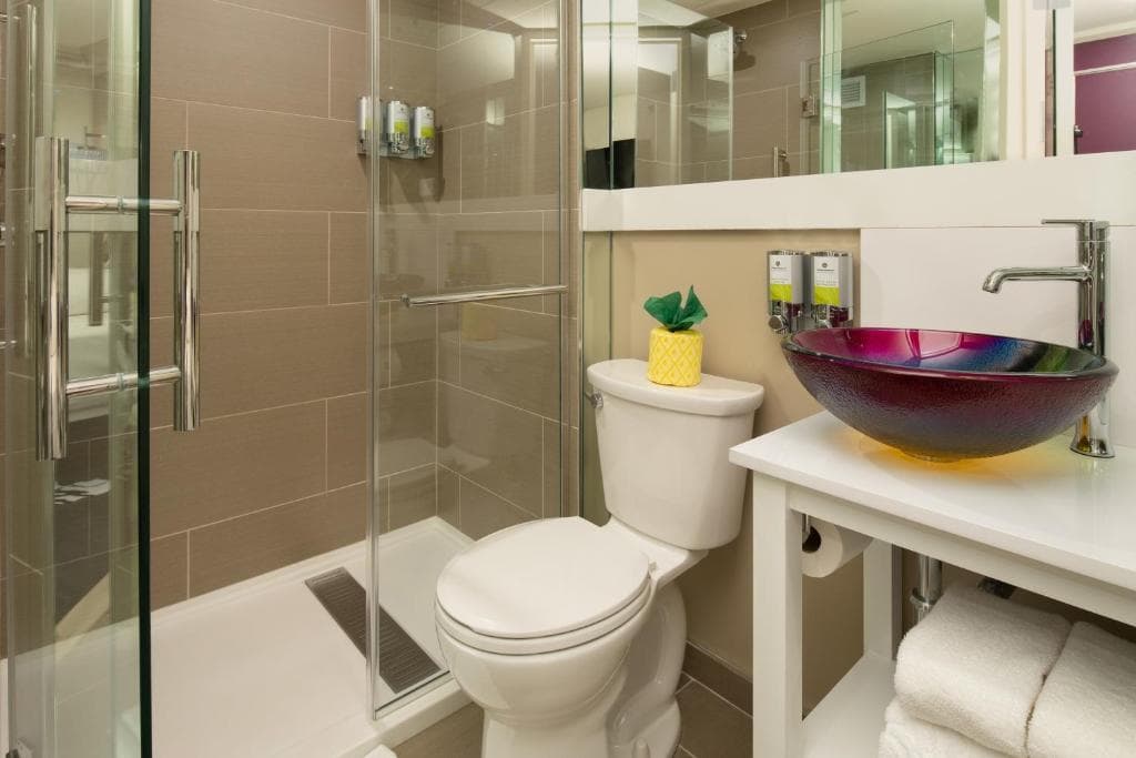 Staypineapple, An Artful Hotel, Midtown New York