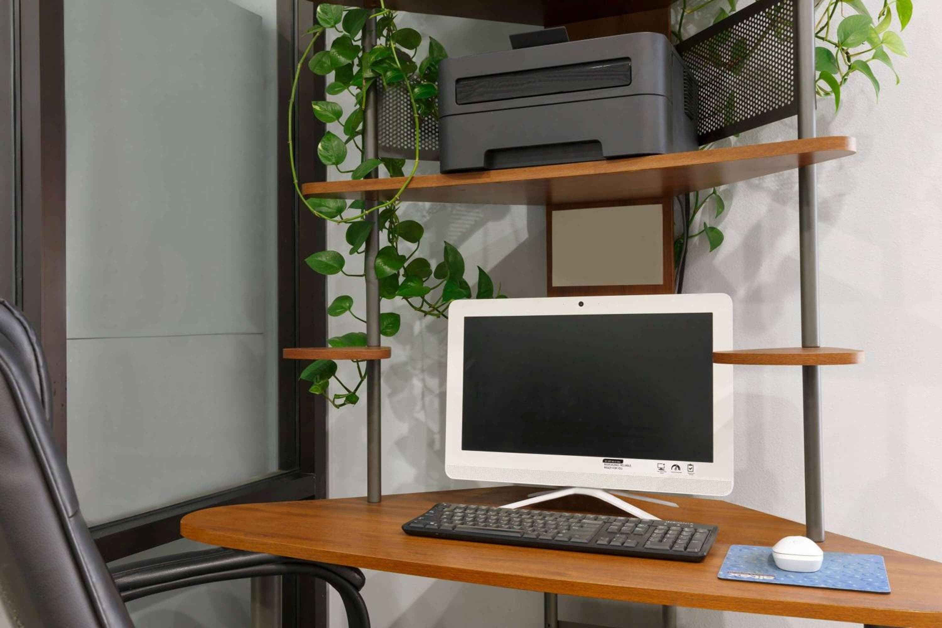 Super 8 by Wyndham Universal City