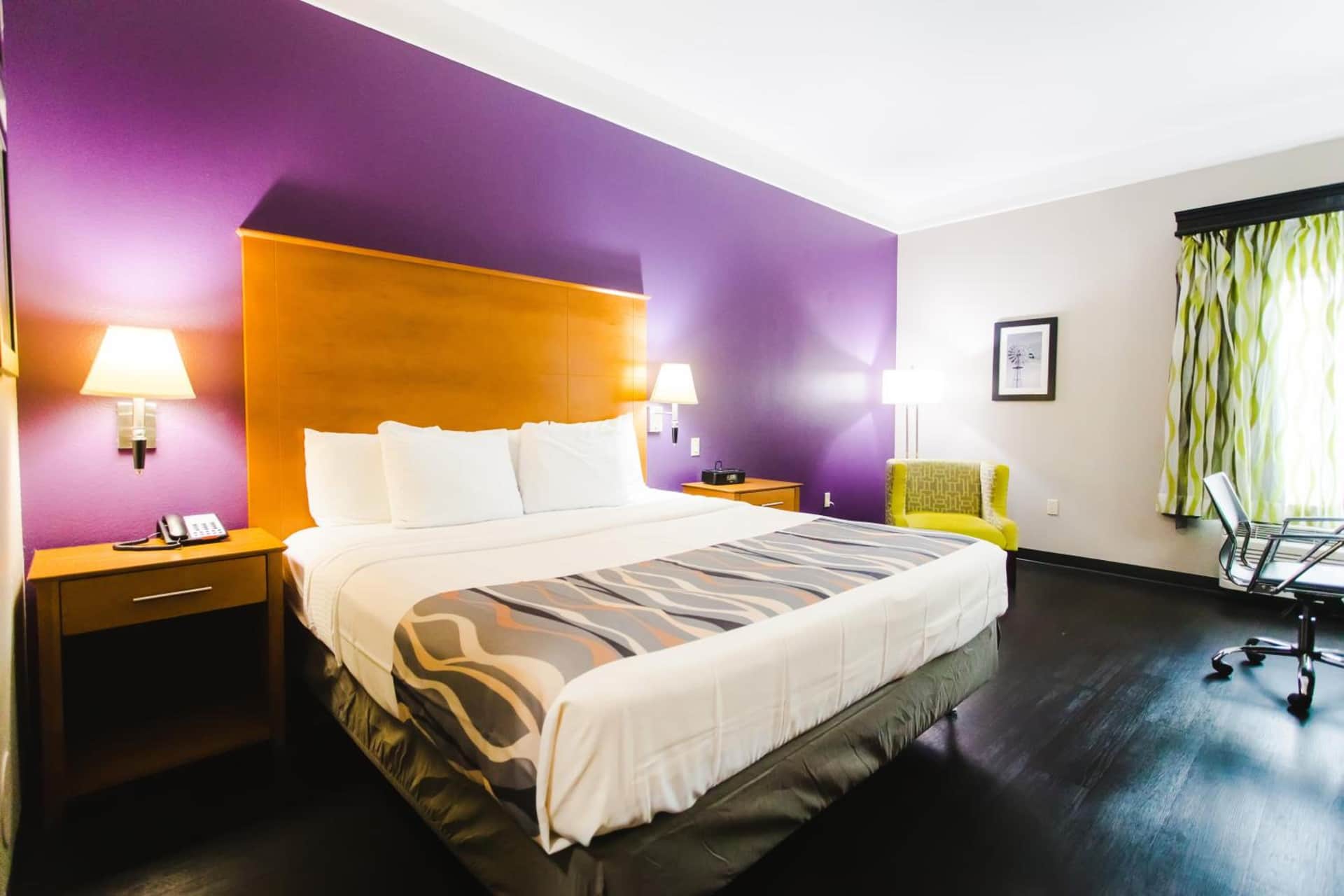 Palacio Royale Inn Signature