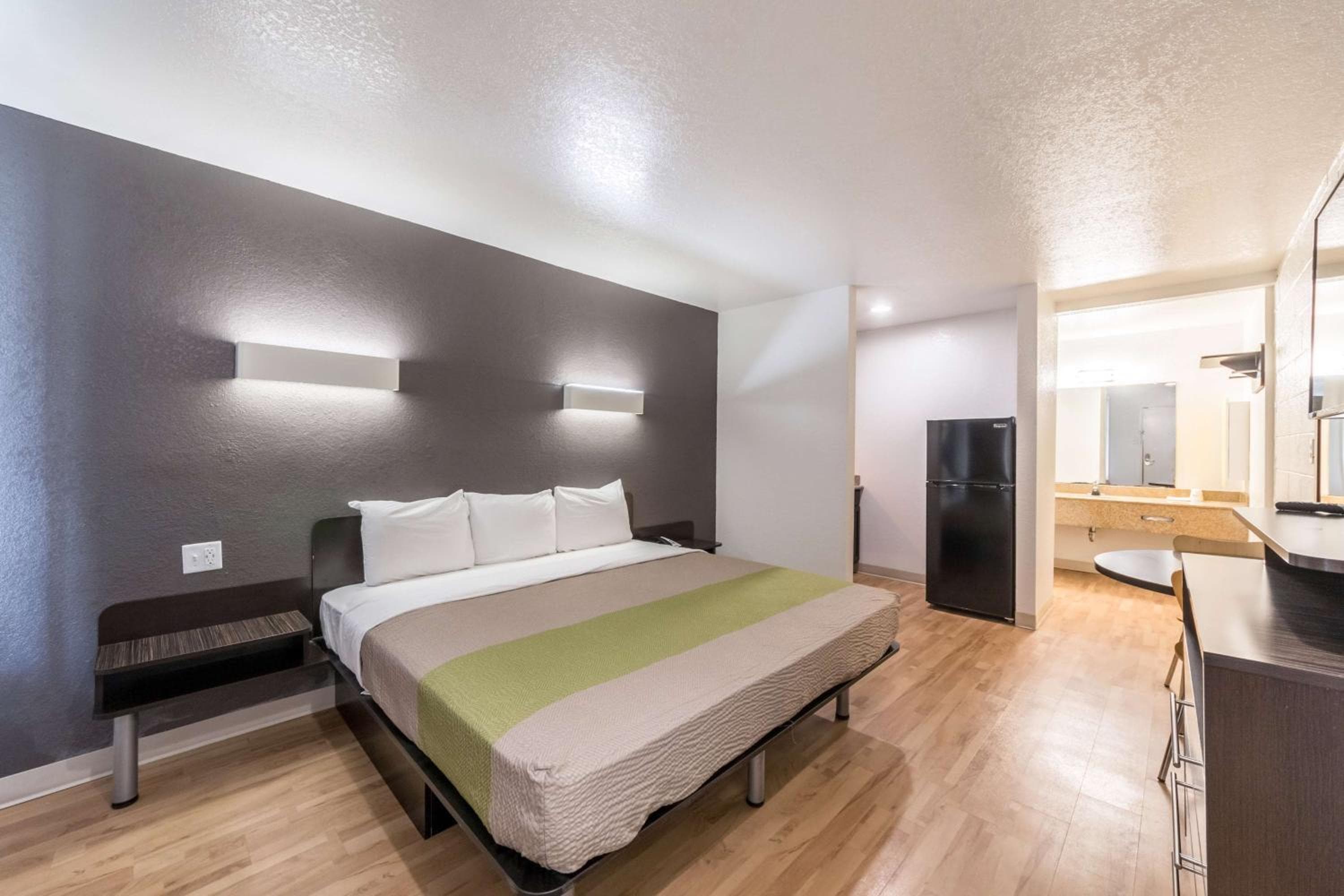 Studio 6-San Antonio, TX - Fort Sam Houston Area