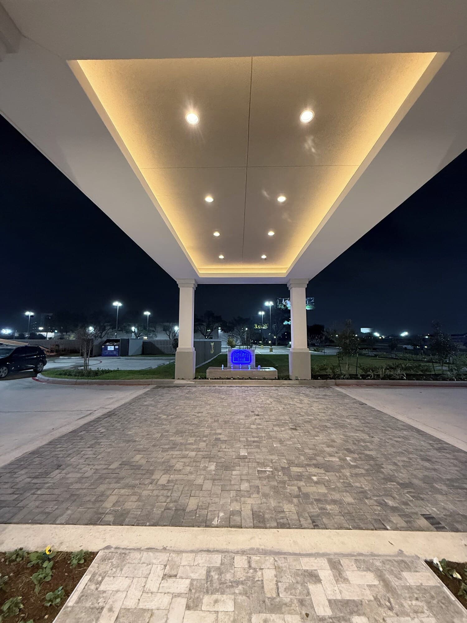 Palace Inn Blue 290 W 43rd & Bingle Rd